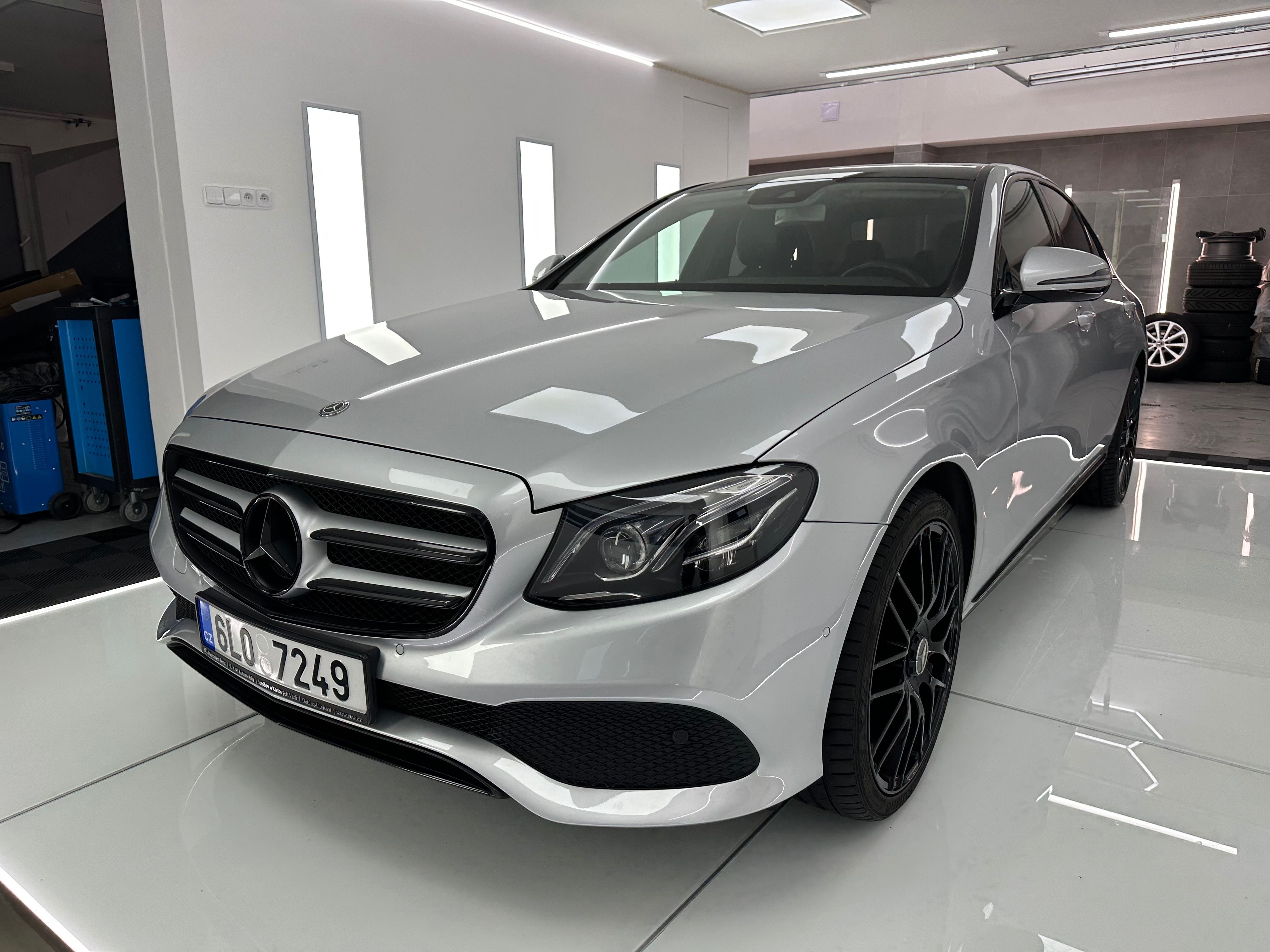 Mercedes-Benz Třídy E, 4x4 benzín