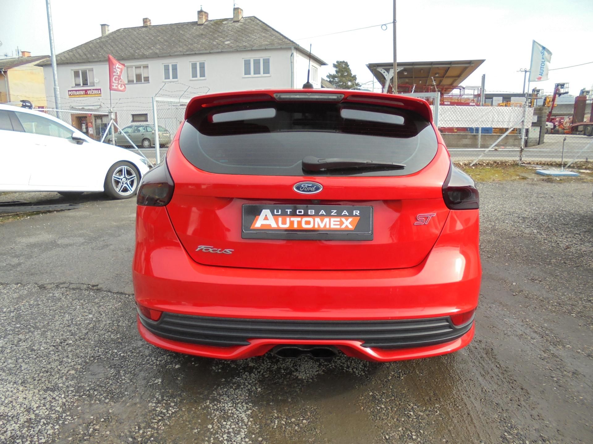 Ford Focus, 2.0 ST- 188kW- 74000 km- KLIMA - fotka 6
