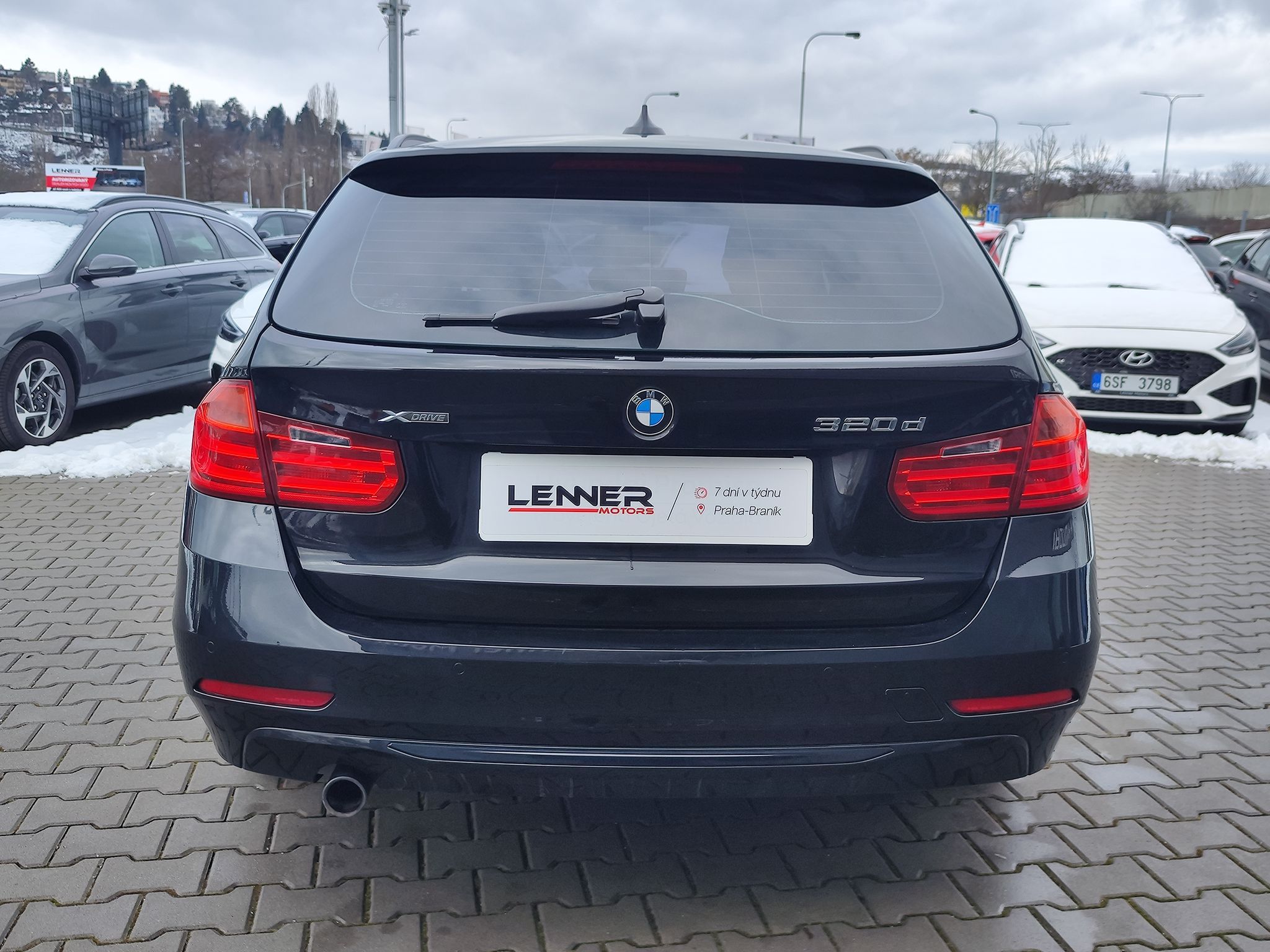 BMW Řada 3, 320d/135kW xDrive Sport 4x4 - fotka 6