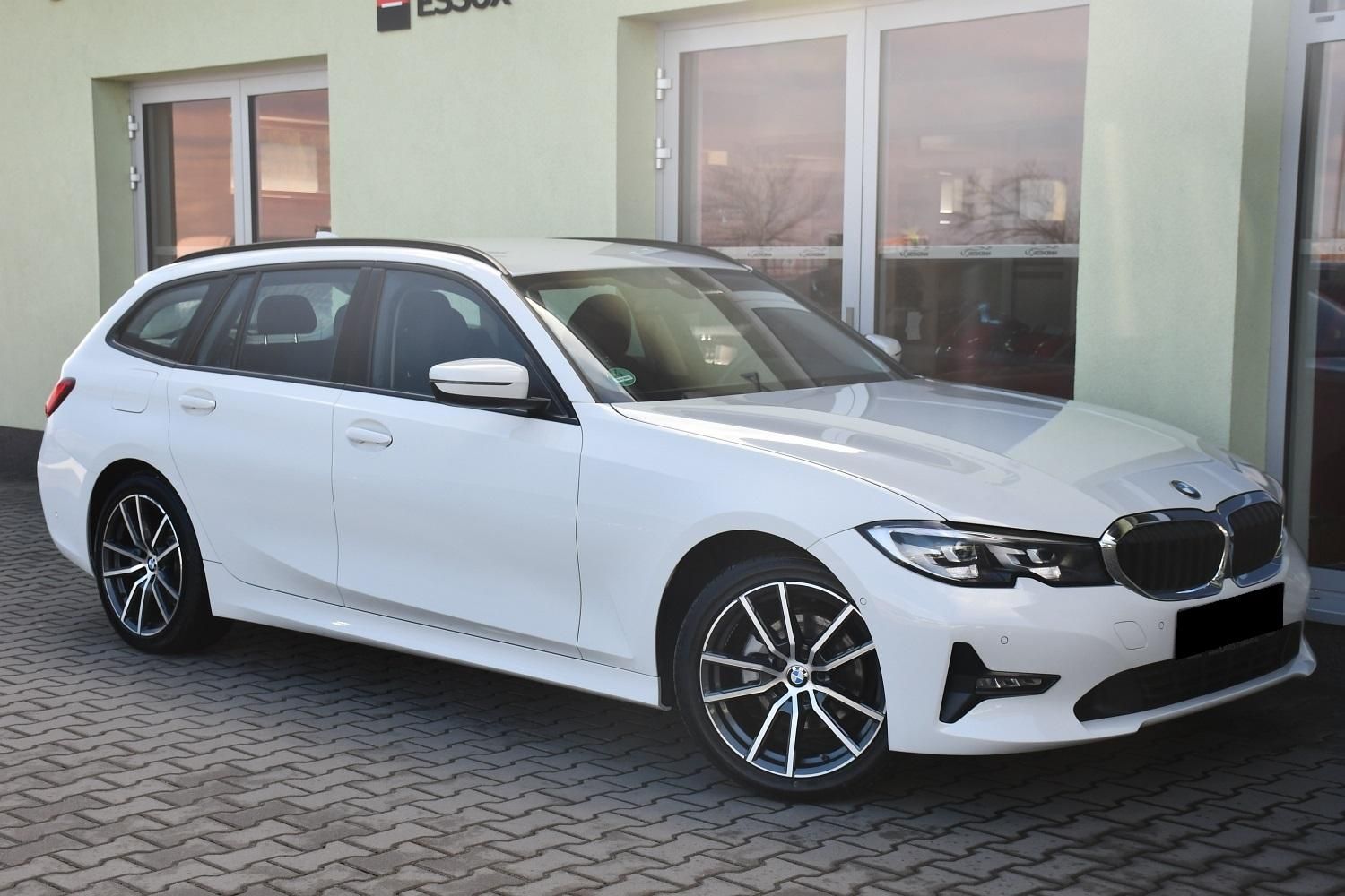 BMW Řada 3, 320D xDrive 2xALU 1M ČR - fotka 3