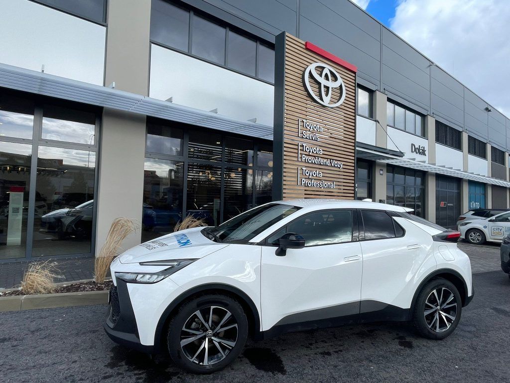 Toyota C-HR, 1.8 Hybrid automat 140HP Style