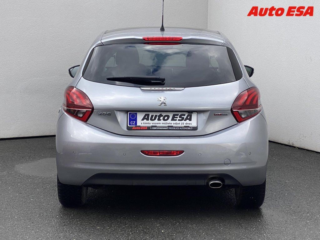 Peugeot 208, 1.2 PT,GT Line,AT,panor - fotka 5