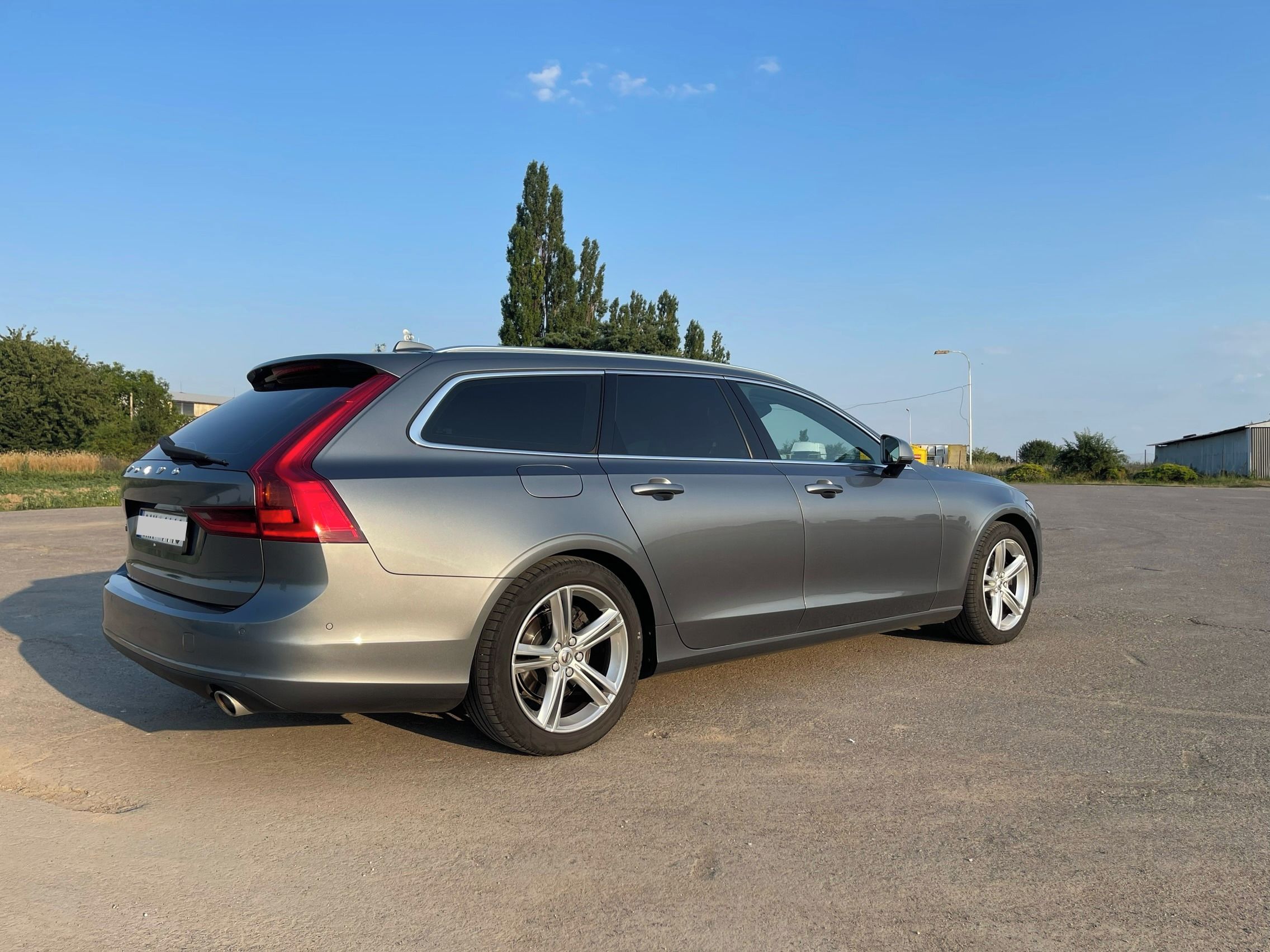 Volvo V90, 110kw Momentum Pro - fotka 5