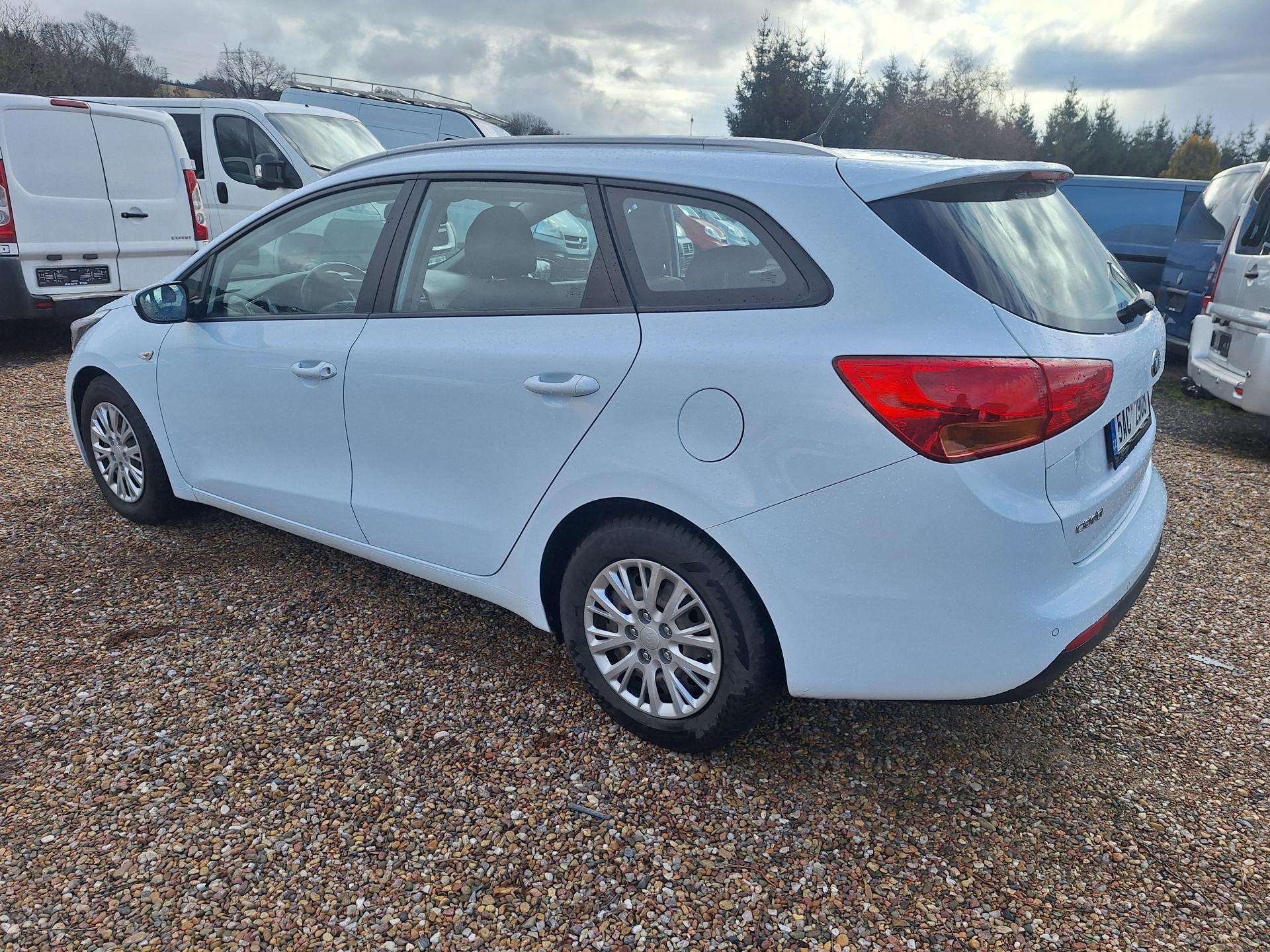 Kia Cee´d, 1.4 Crdi - fotka 5