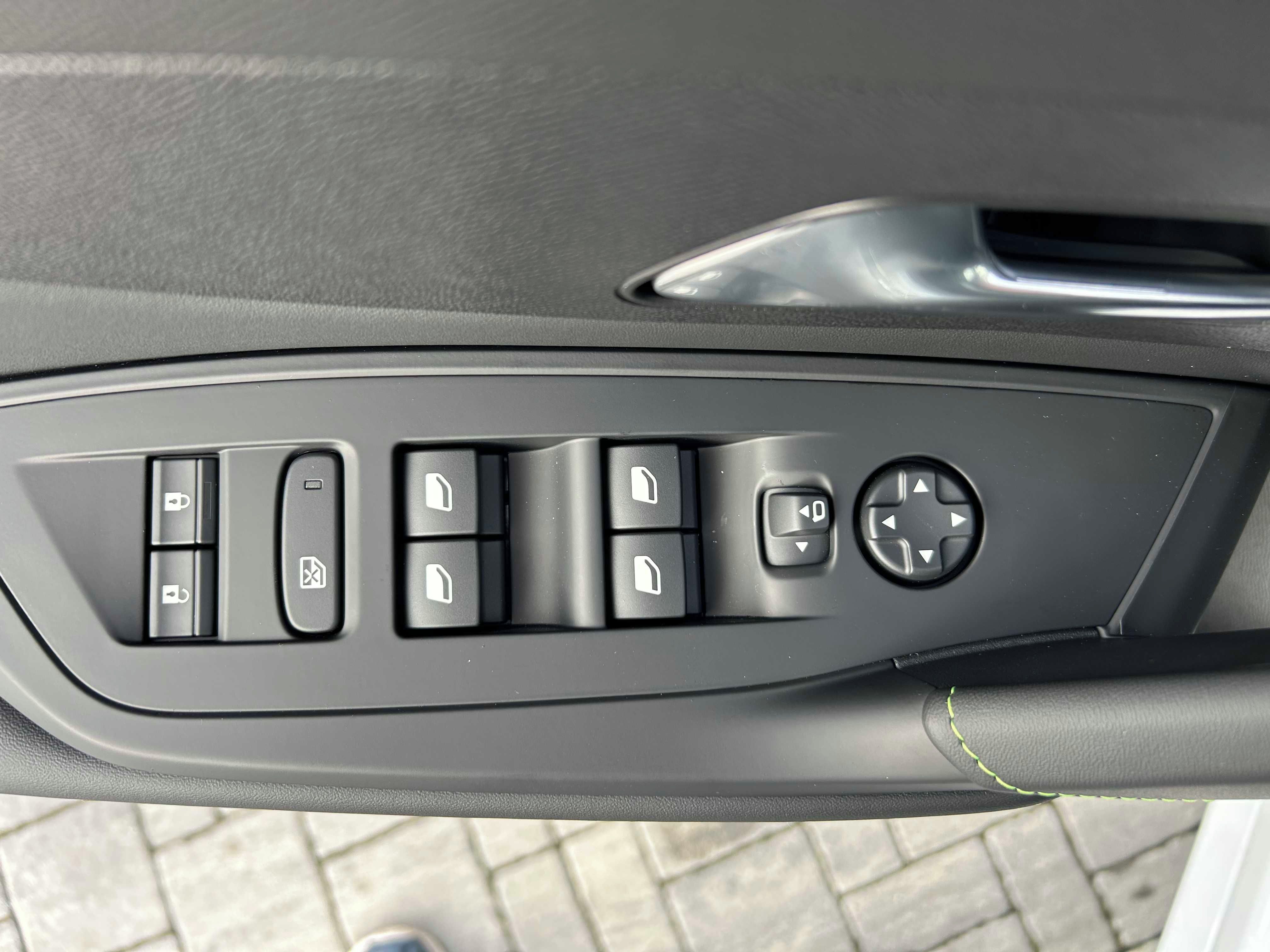 Peugeot 308, SW GT Plug-in HYBRID 180 e-EAT - fotka 6