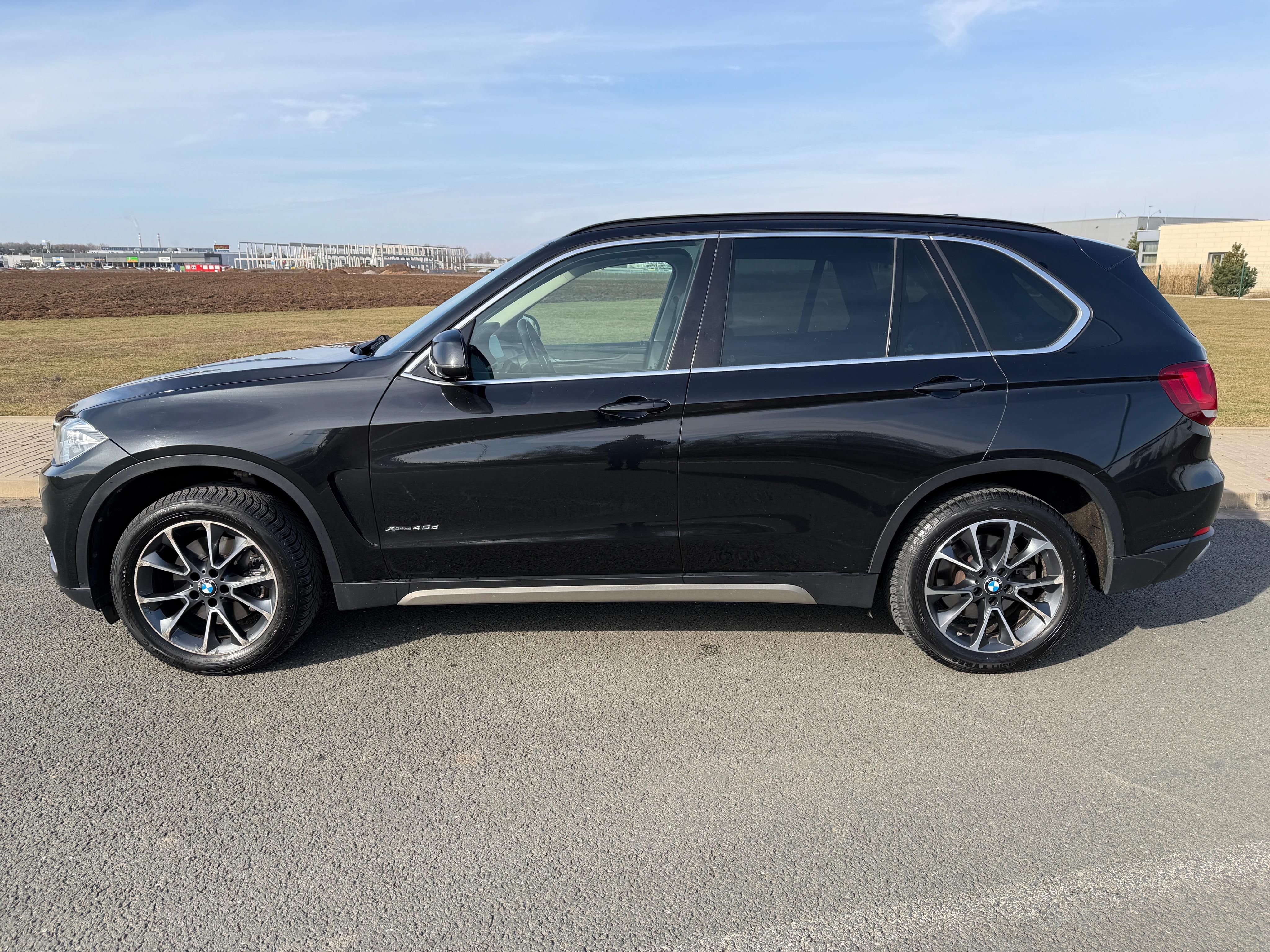 BMW X5, 40D LED PANORAMA ROZVODY - fotka 2