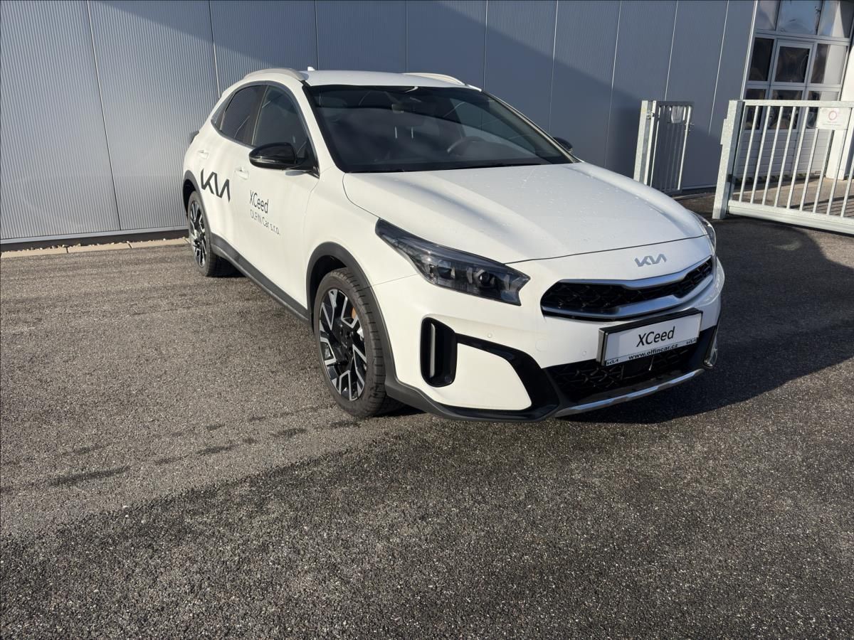 Kia XCee´d, 1,6   7DCT STEEL EDITION 132 K - fotka 3