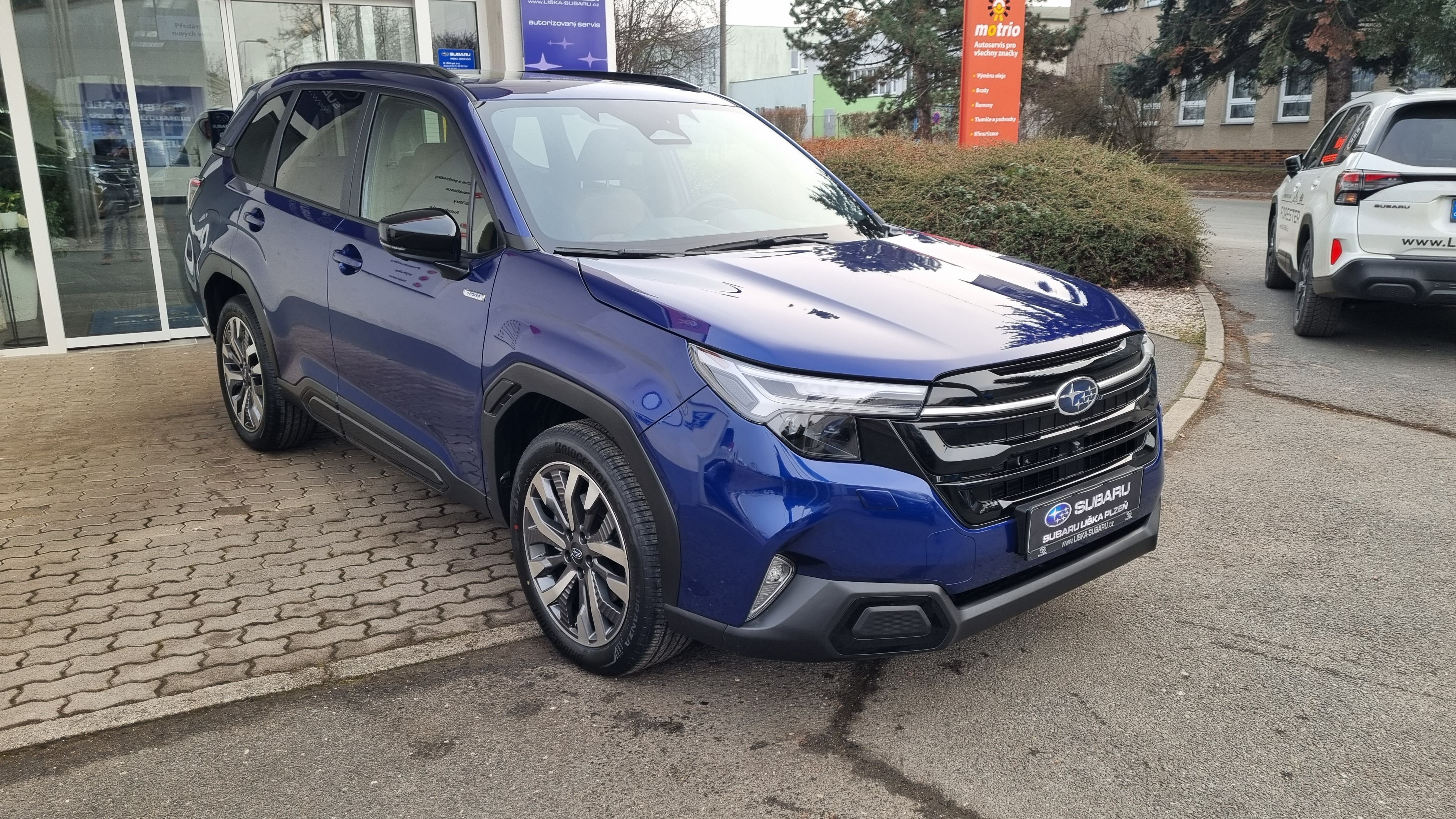 Subaru Forester, 2,0i CVT Touring + zimní kola - fotka 3