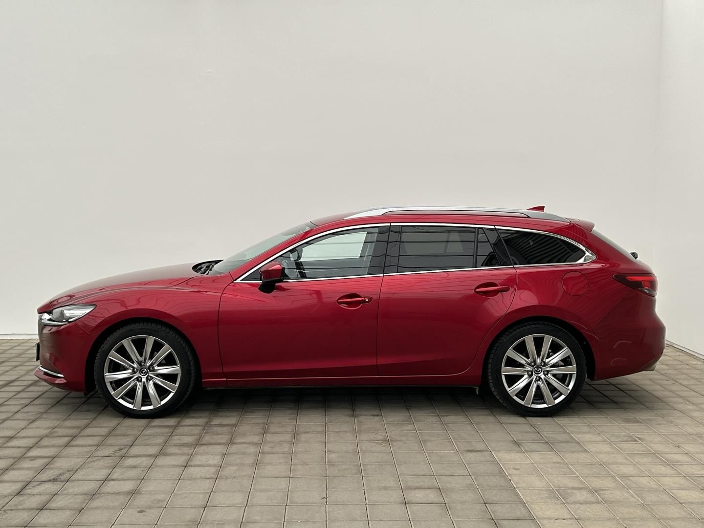 Mazda 6, 2.5Skyactiv-G 143kW Exclusive - fotka 2