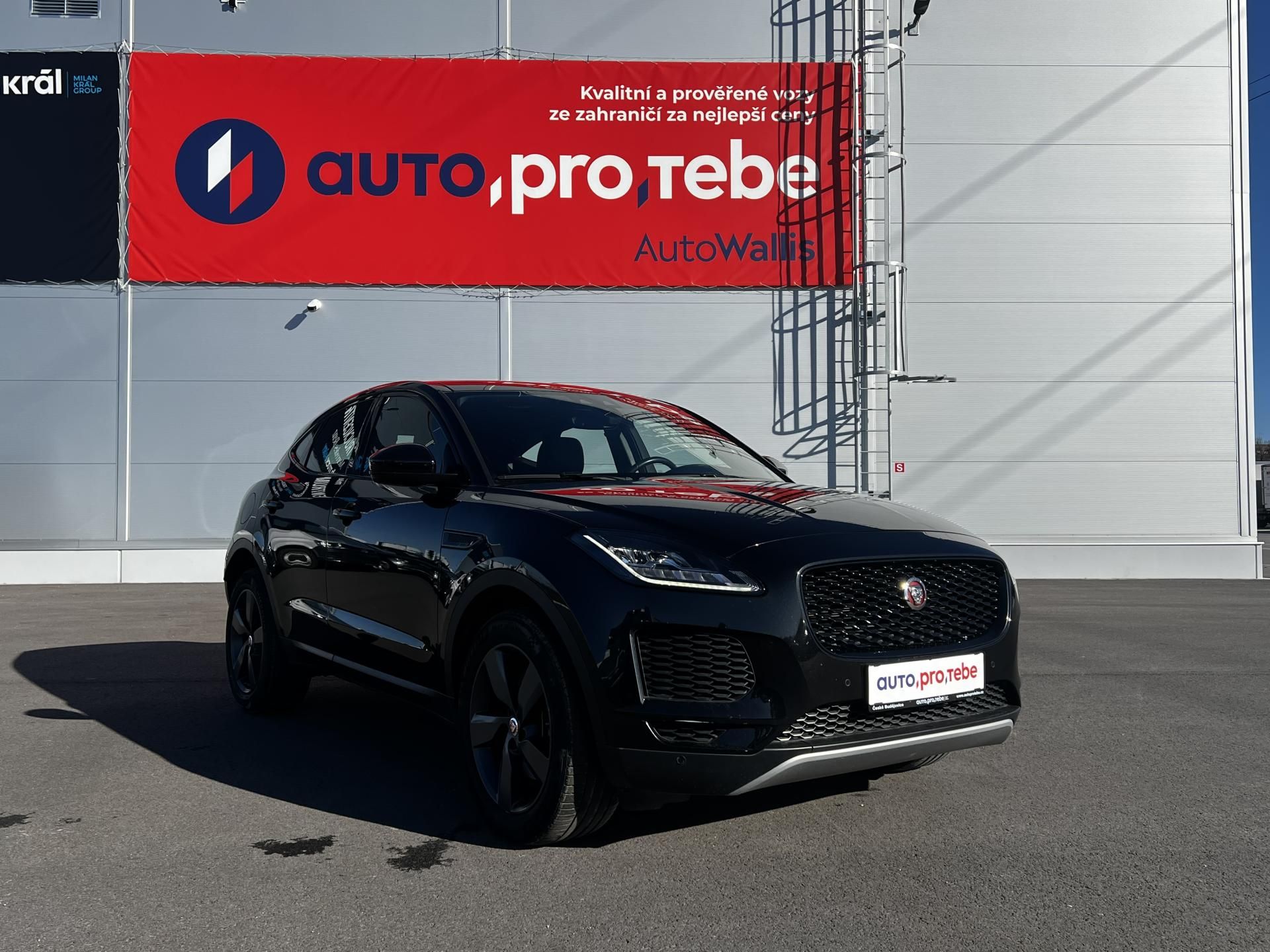 Jaguar E-Pace, 2.0T 147kW AWD 1.Maj Panorama - fotka 2