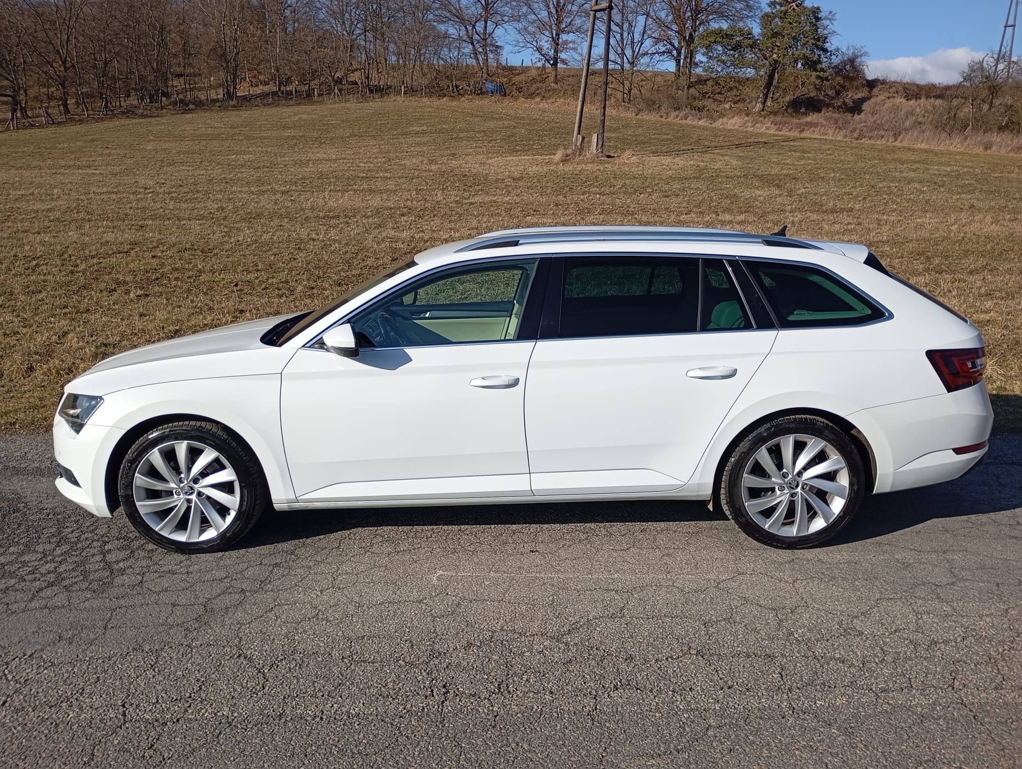 Škoda Superb, 2.0TDI KOMBI - fotka 2