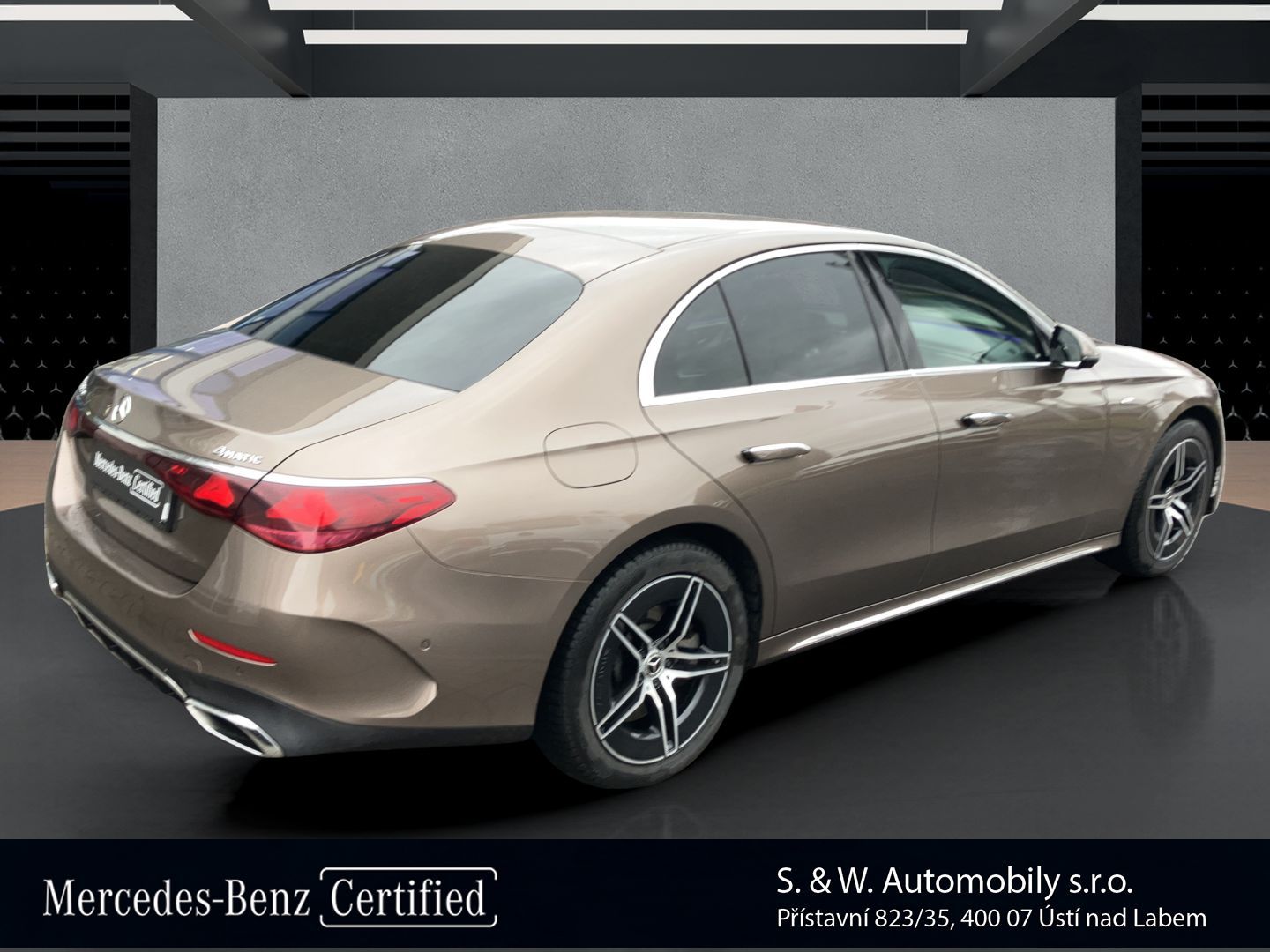 Mercedes-Benz Třídy E, E 300 de 4MATIC - fotka 5
