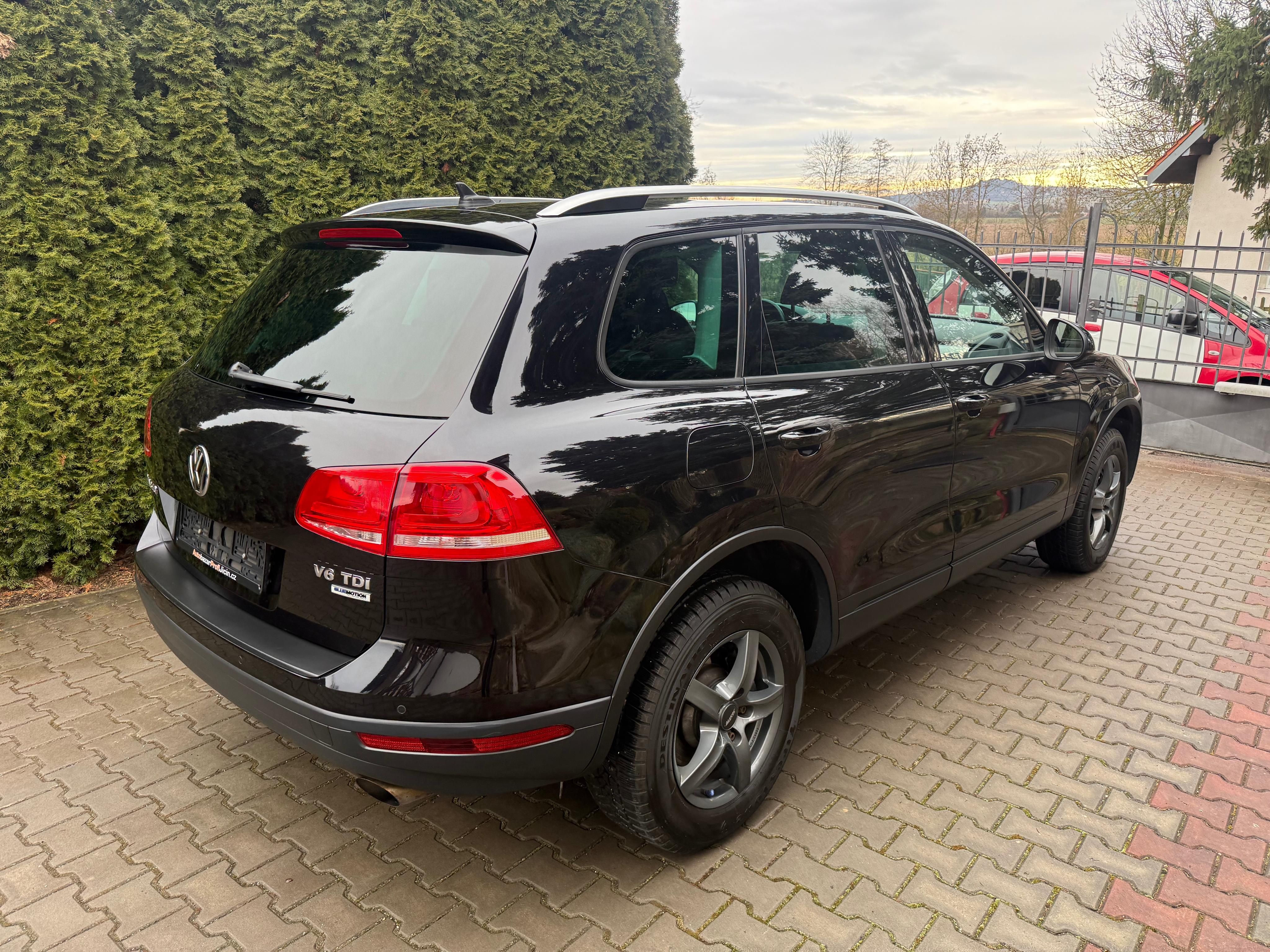 Volkswagen Touareg, 3,0TDi 150kw, 4x4 Tažné kůže - fotka 4