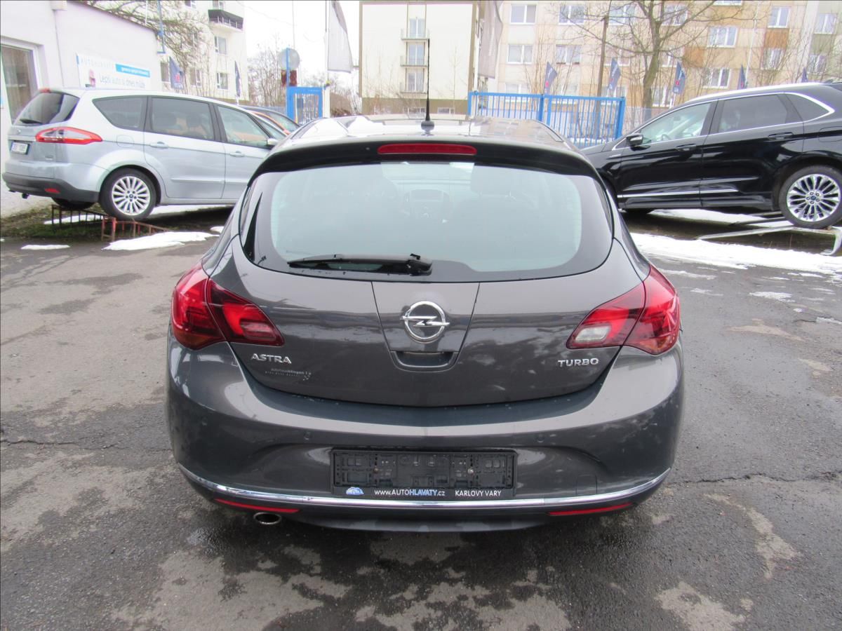 Opel Astra, 1,4 Turbo 103kW - fotka 5