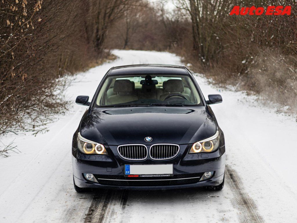 BMW Řada 5, 4.0i 540i,AT,bixen,kůže - fotka 3