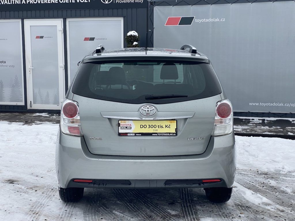 Toyota Verso, 1.8i, ČR-2.maj, Active Trend - fotka 5