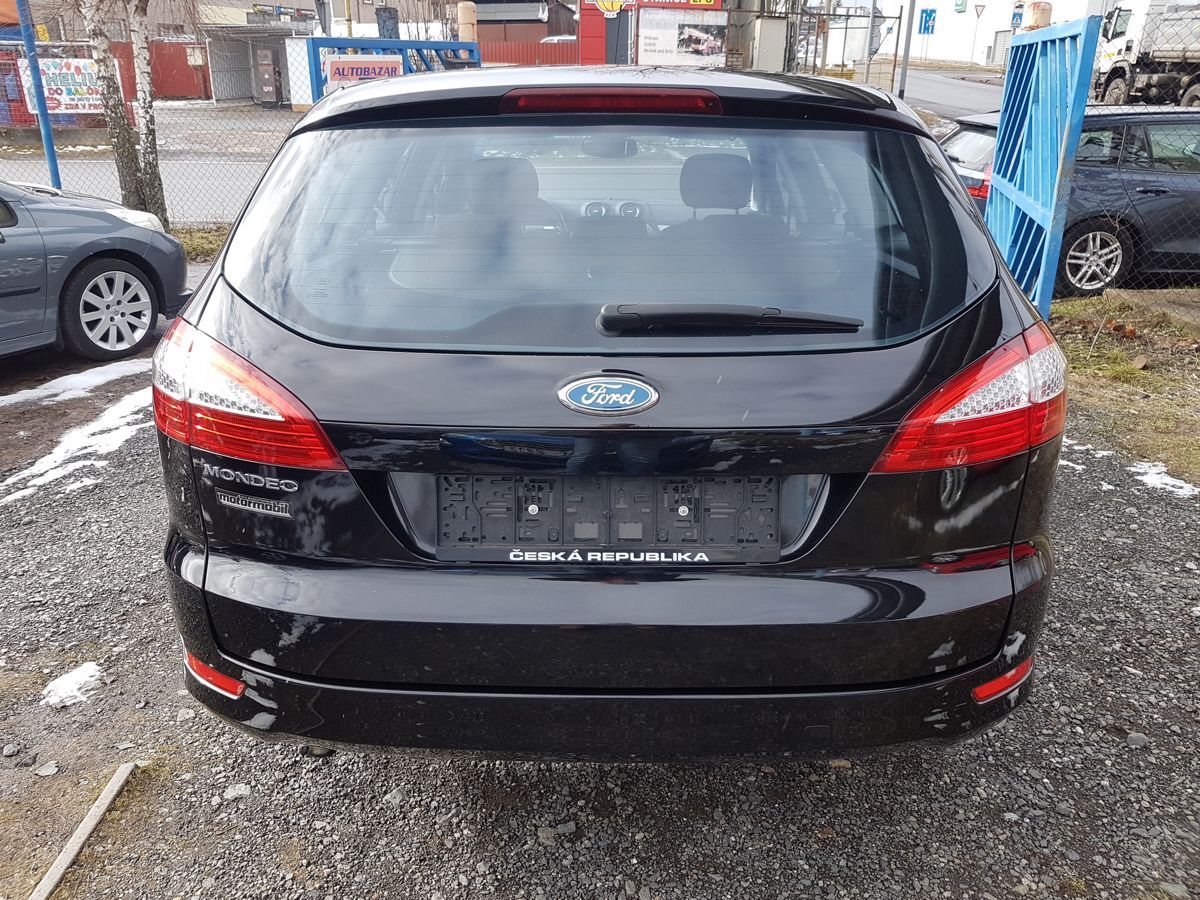 Ford Mondeo, 2.5T 162KW 6RYCHLOSTÍ - fotka 5
