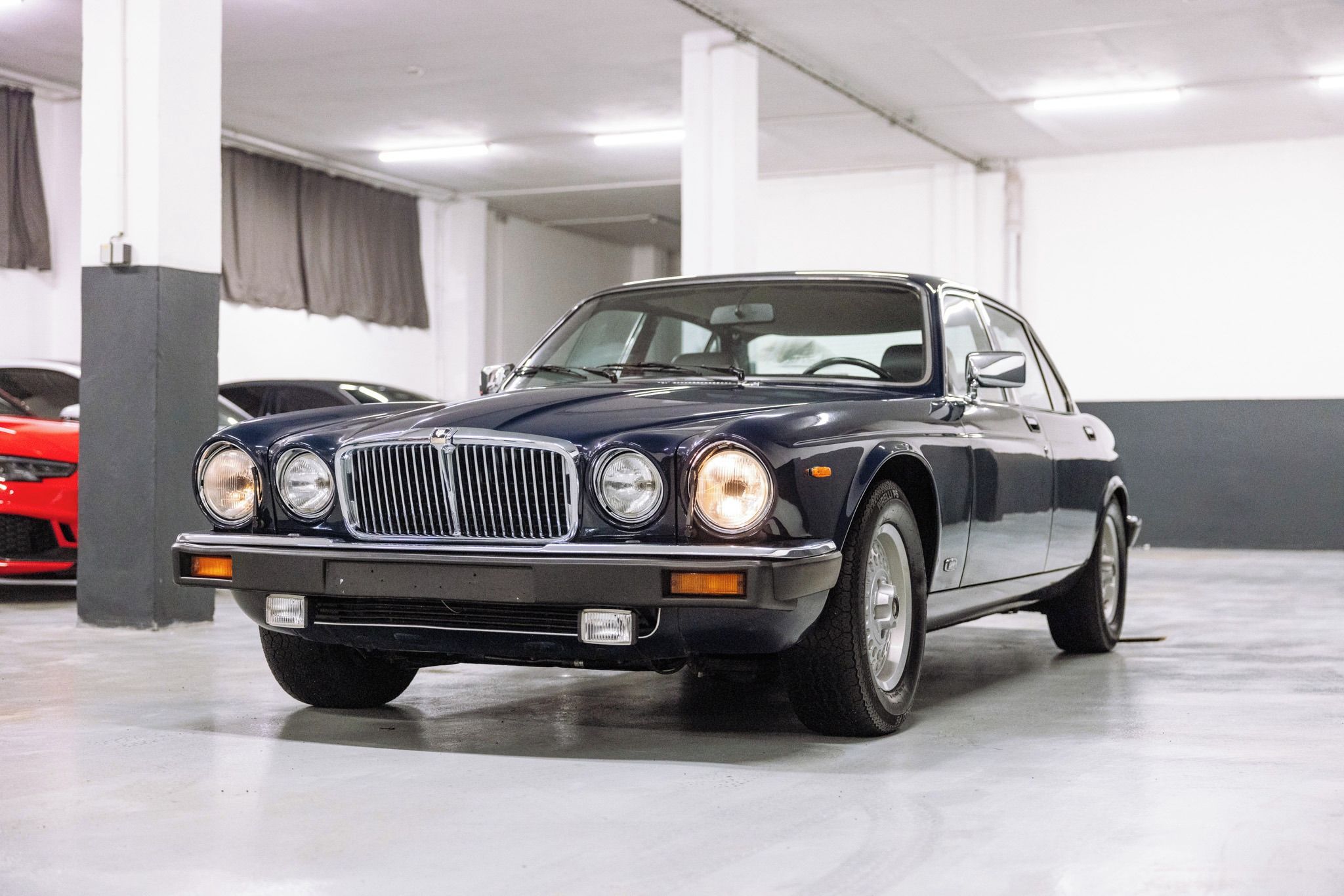 Jaguar XJ, 5.3 V12 SOVEREIGN-PO SERVISU - fotka 5