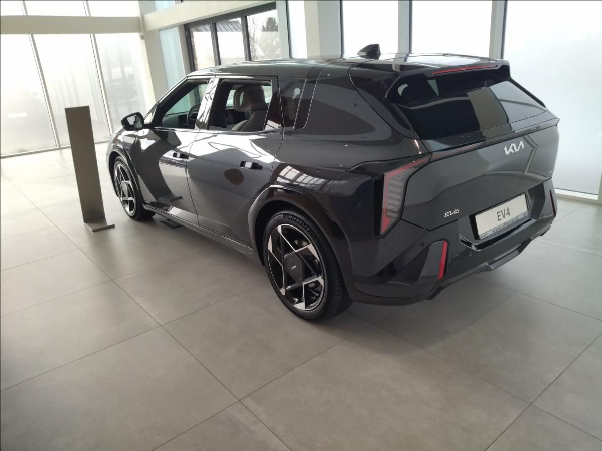 Kia EV4, GT-LINE 150 KW + 81,4 kWh - fotka 5