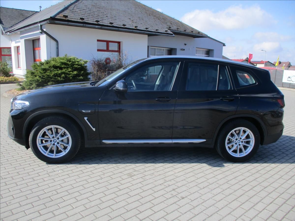 BMW X3, 2,0 i xDrive 30e 215kw Hybrid - fotka 2