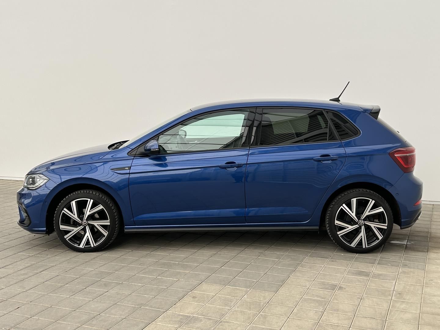 Volkswagen Polo, 1.0TSi 70kW R-Line - fotka 3