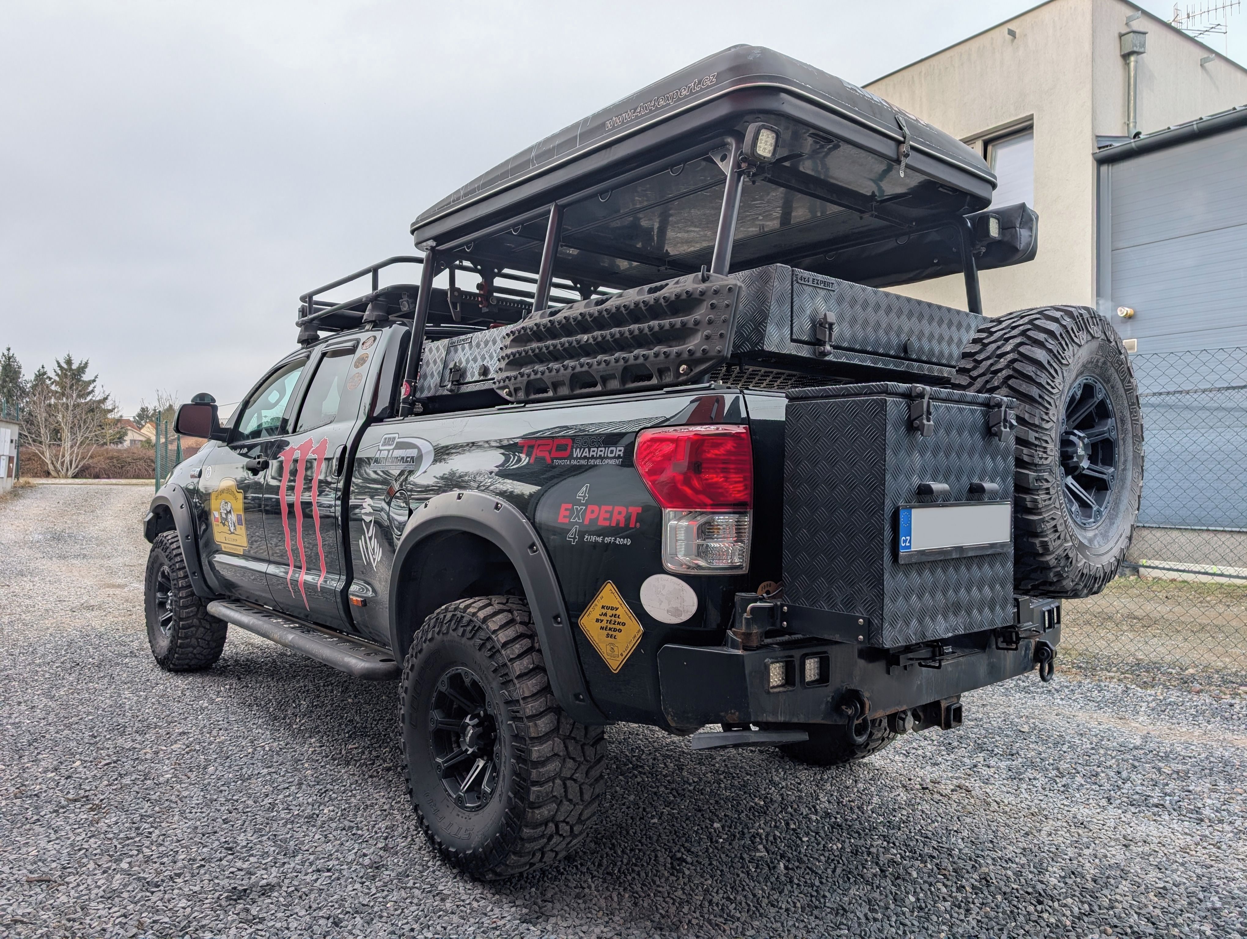 Toyota Tundra, 5.7 V8 TRD paket, offroad - fotka 4