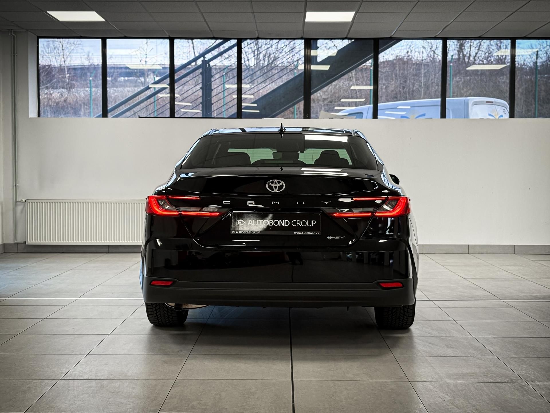 Toyota Camry, 2.5 Hybrid, CVT, Executive - fotka 3