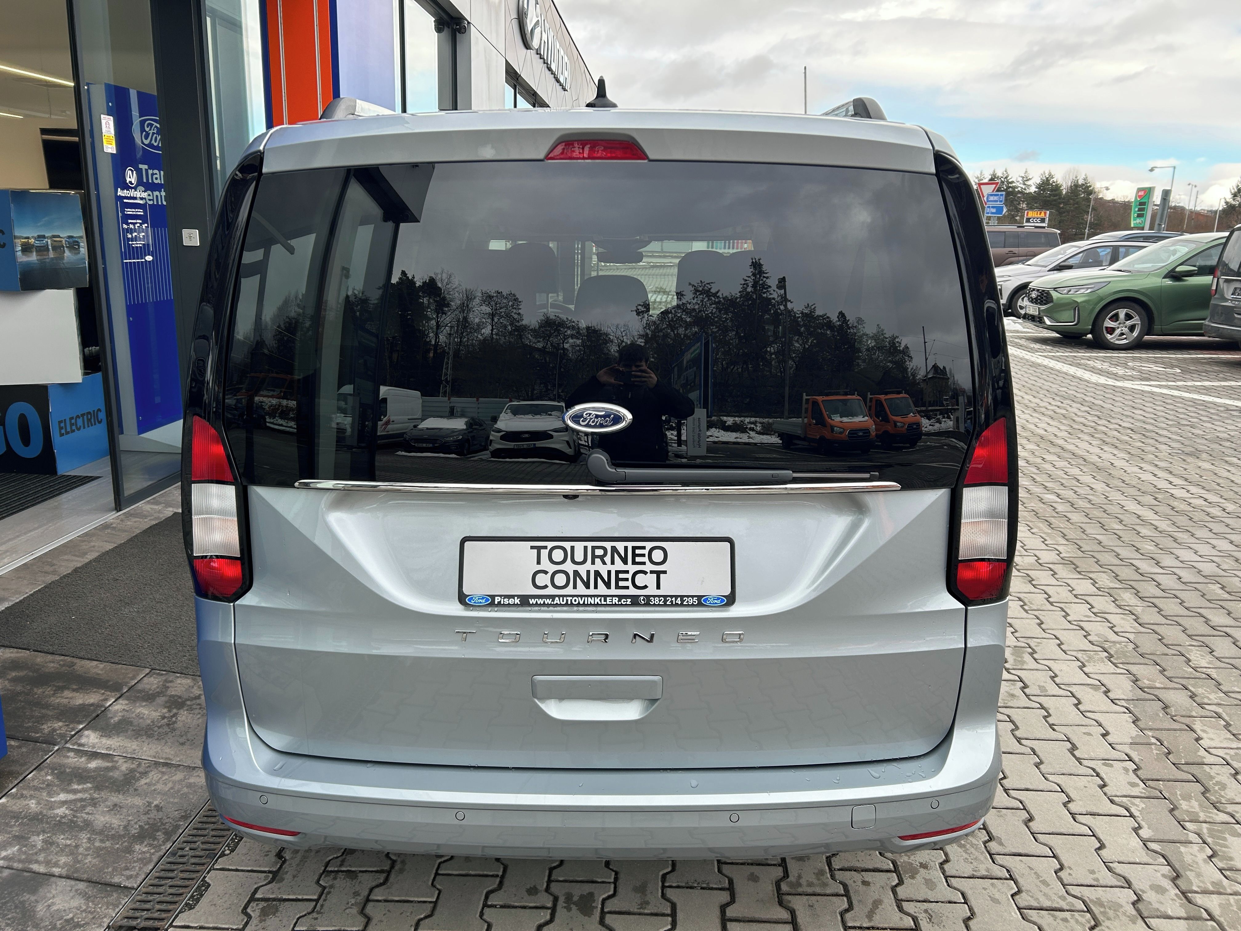 Ford Tourneo Connect, 1.5 Ecoboost 85kW AT Titanium - fotka 5
