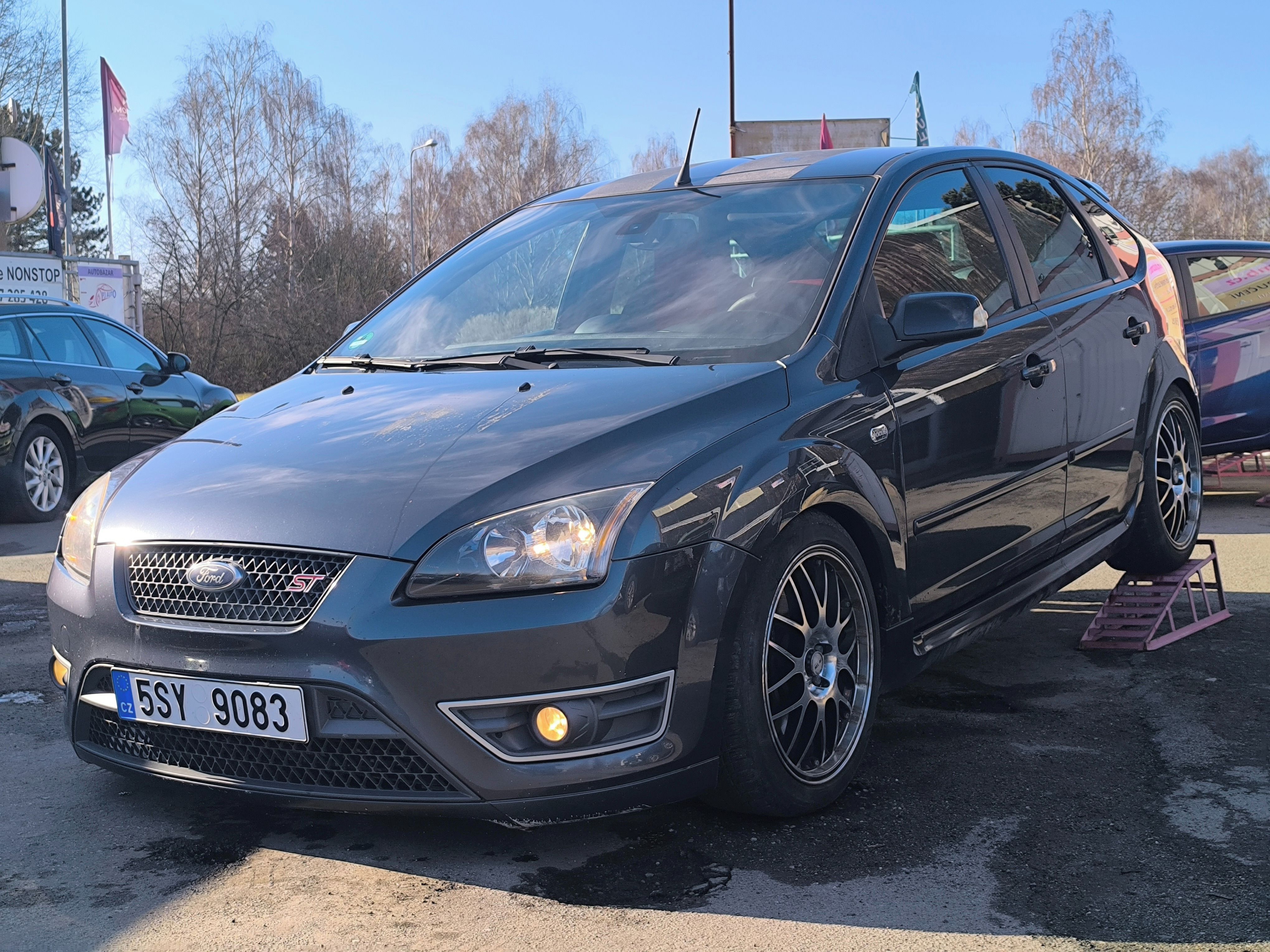 Ford Focus, ST 225,2.5i Turbo 5V - fotka 2