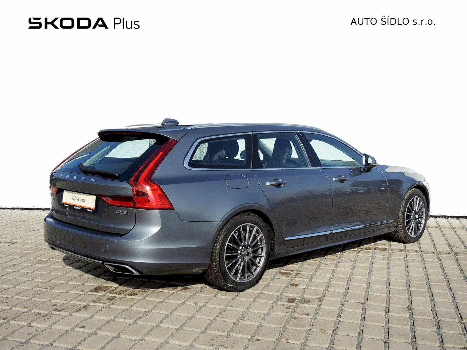 Volvo V90, D5 2.0 173kW AWD Inscription * - fotka 2