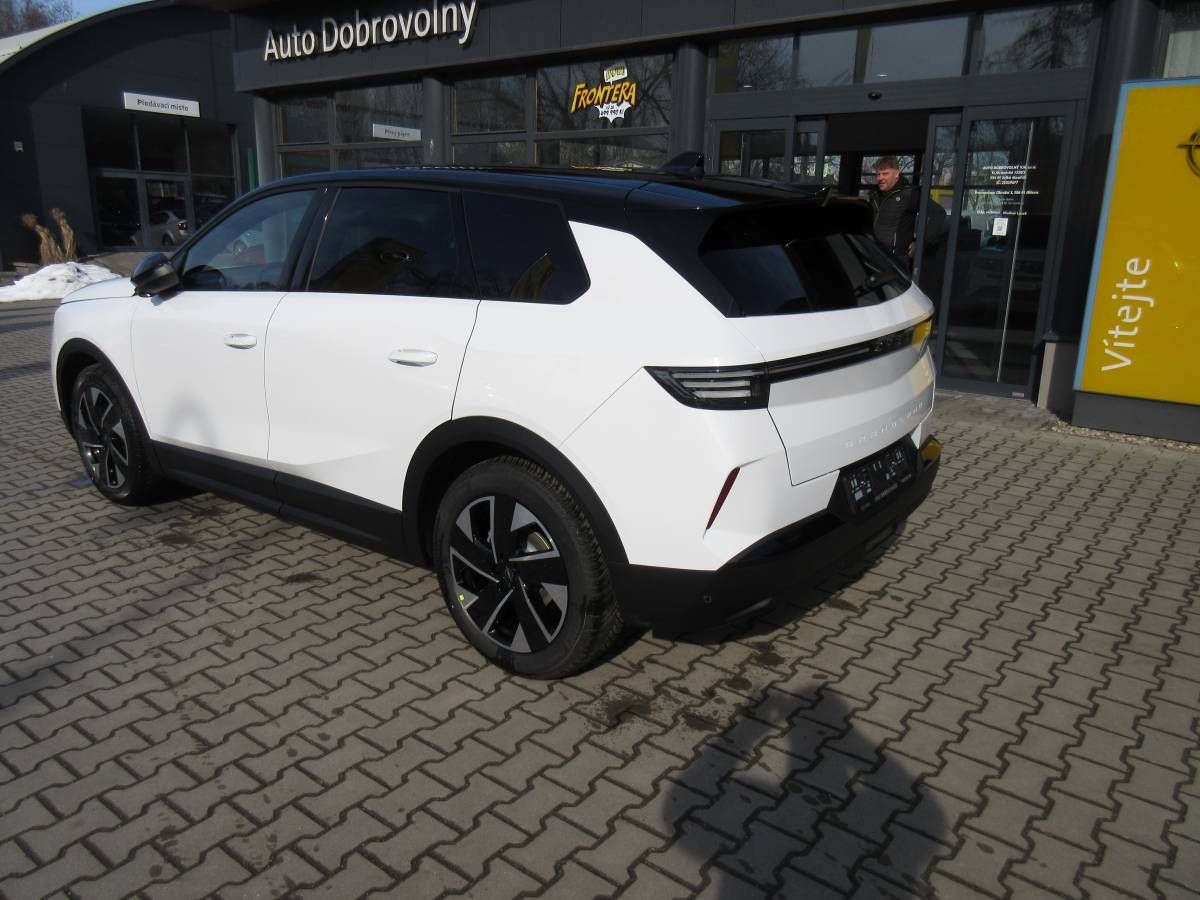 Opel Grandland, GS Hybrid 1.2 TURBO (107kW/145 - fotka 3