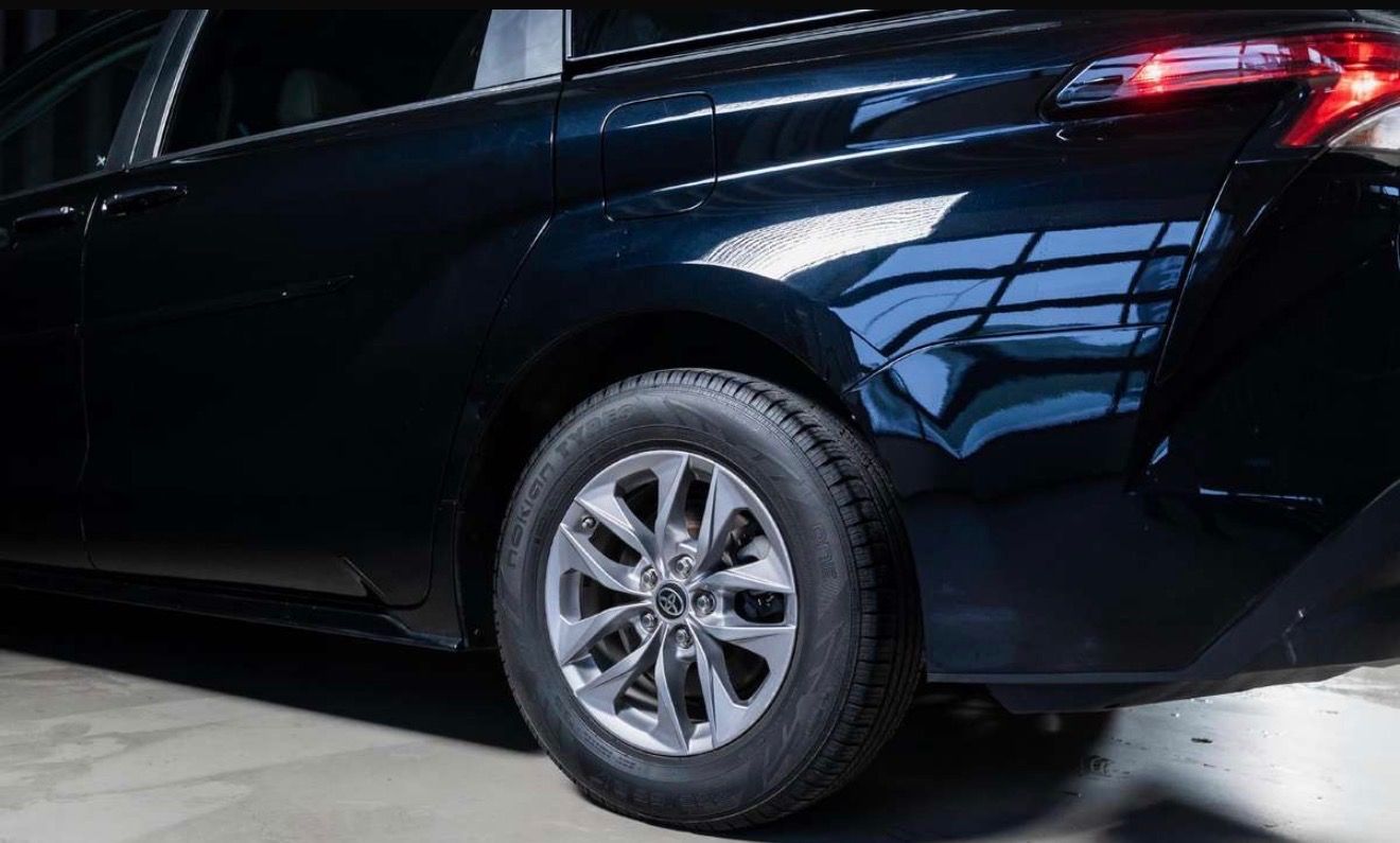 Toyota Sienna, 2.5L Hybrid XLE - fotka 6
