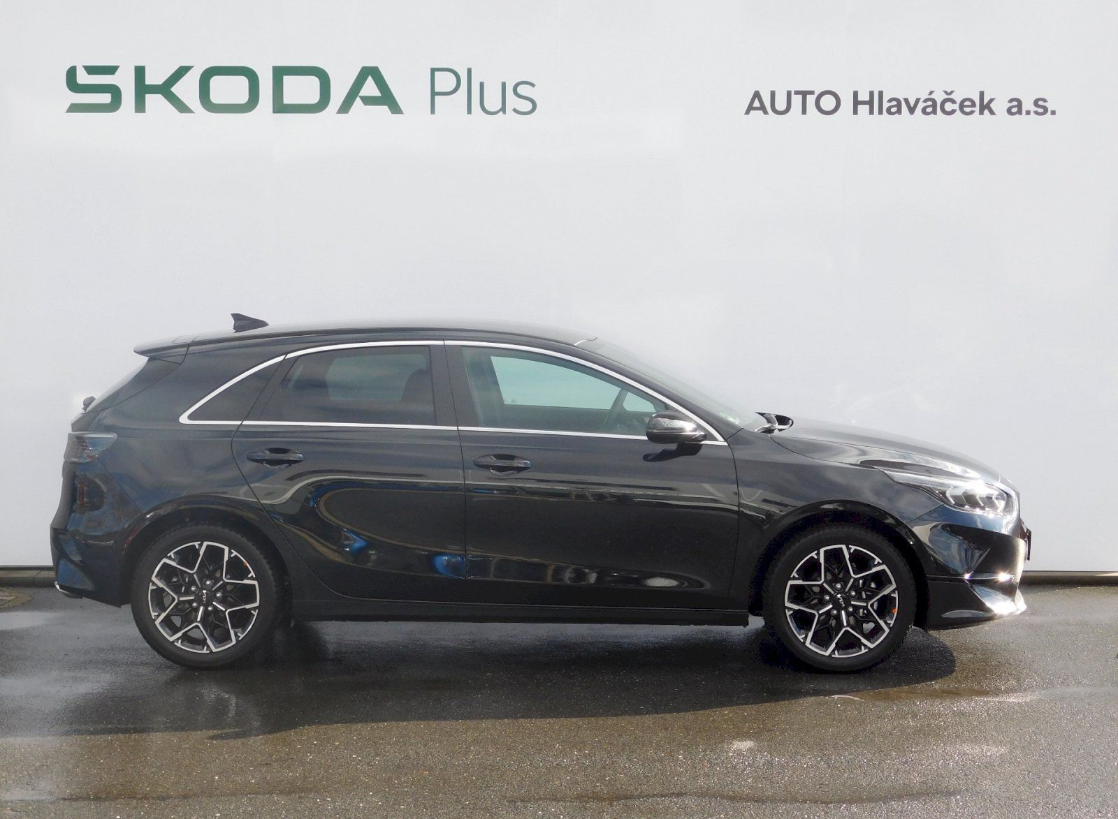 Kia Cee´d, 1,5T-GDi 103kW Edice 30 - fotka 6