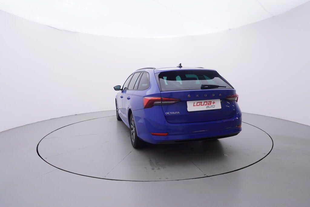 Škoda Octavia, Ambition 2.0 TDI 85 kW - fotka 4