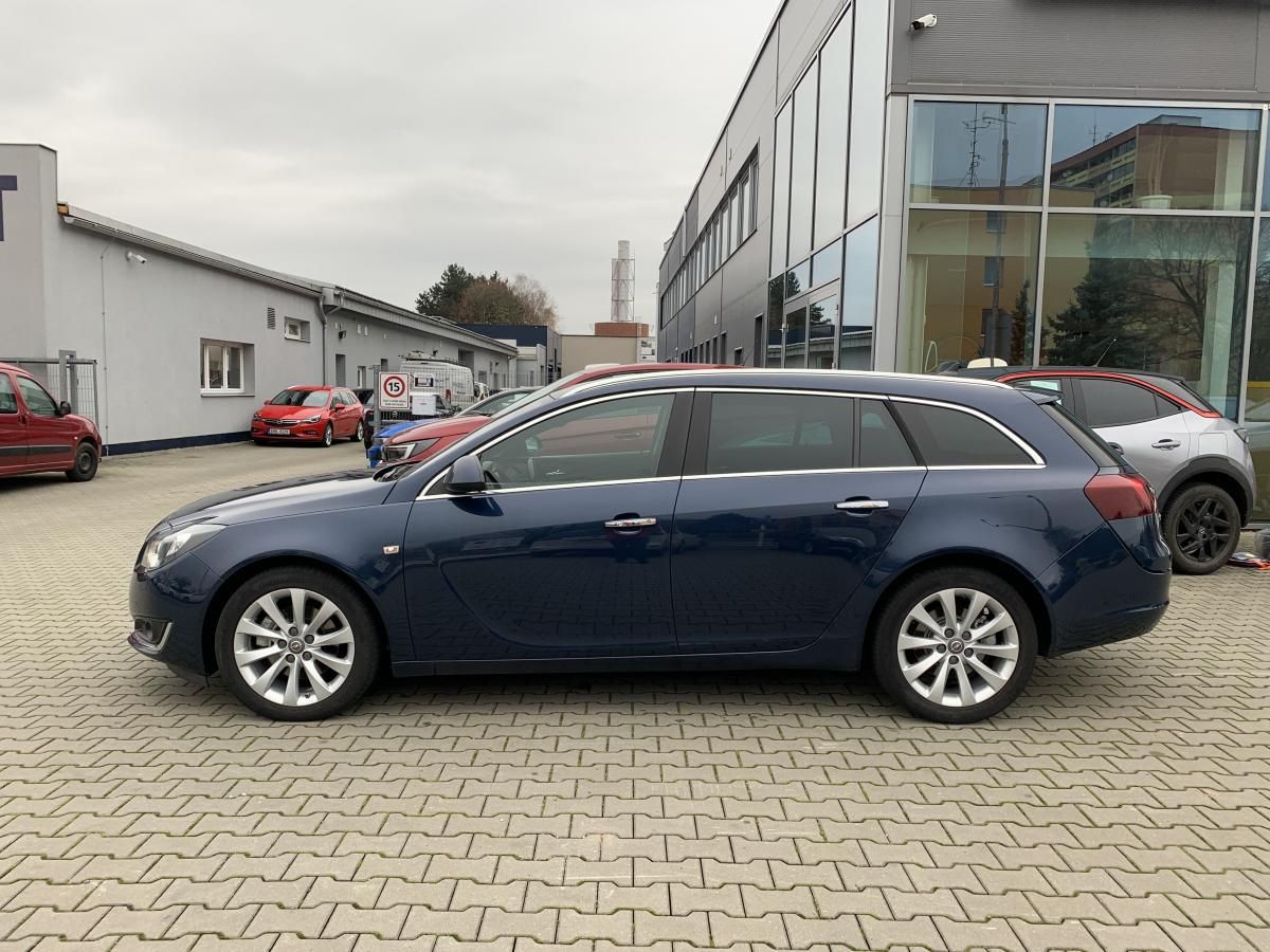 Opel Insignia, Sports Tourer Cosmo 2.0CDTi - fotka 6