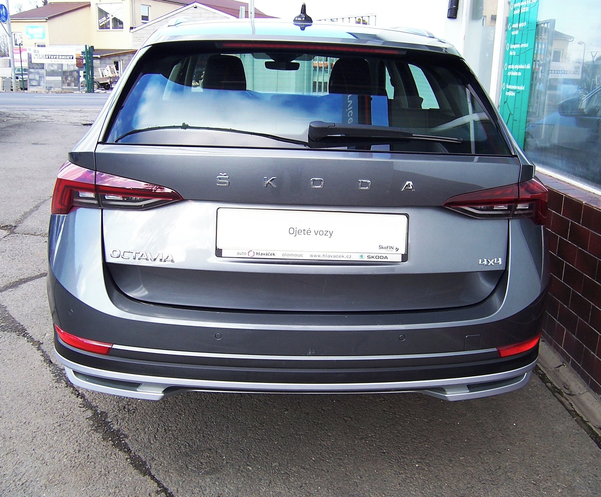 Škoda Octavia, Combi Scout 2.0TDI 7DSG 4x4 - fotka 5
