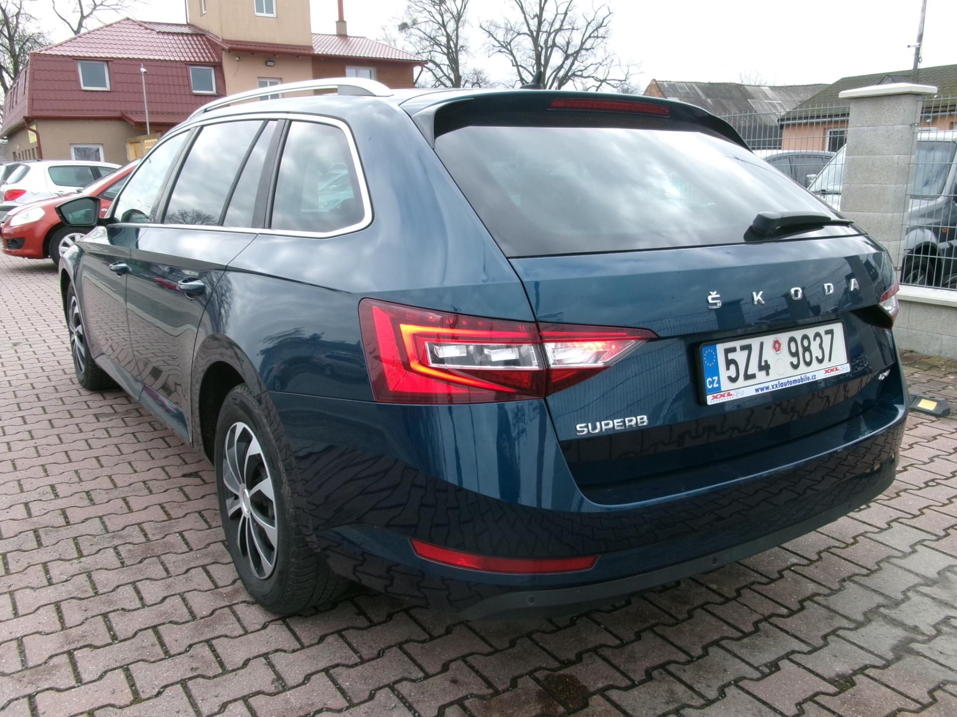 Škoda Superb, 2,0TDI NAVI ACC 4x4 - fotka 6