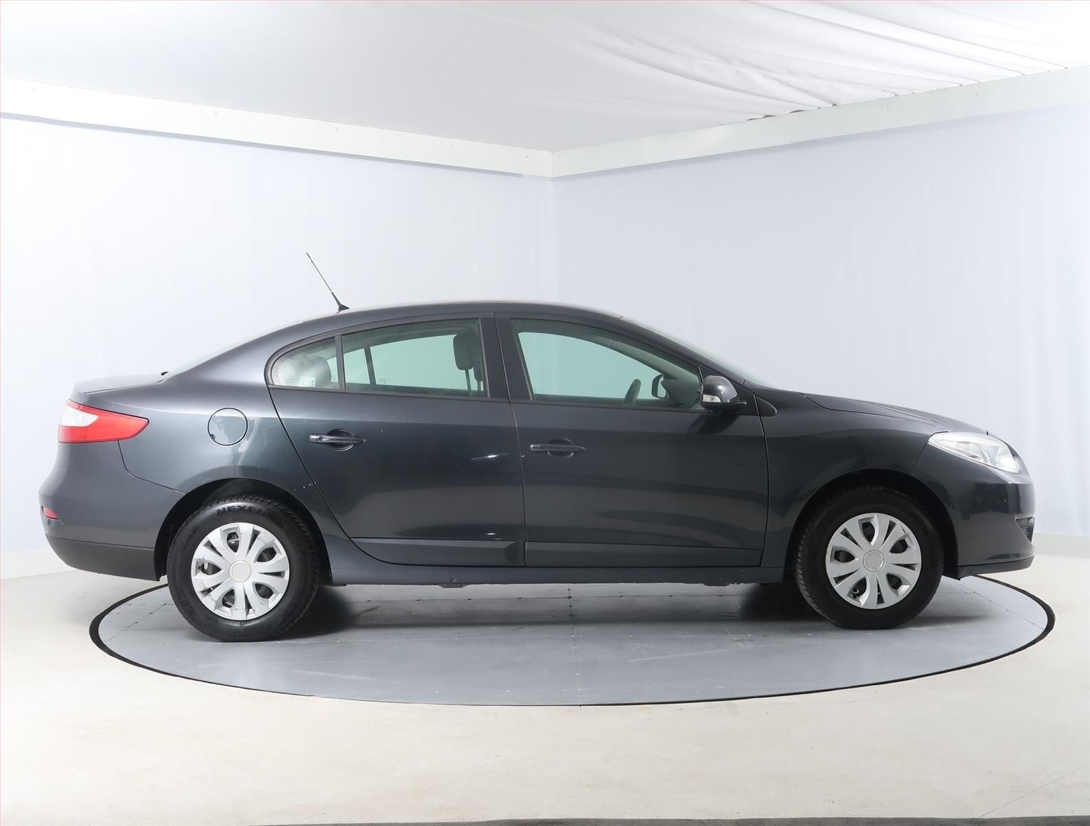 Renault Fluence, 1.6 16V, Klima, Tempomat - fotka 6