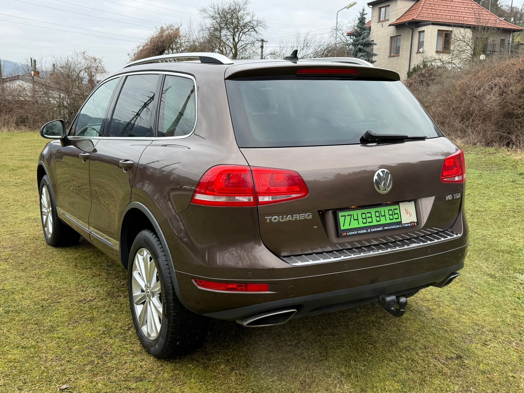 Volkswagen Touareg, 4,2 TDI V8 4x4 - TOP VÝBAVA - fotka 6