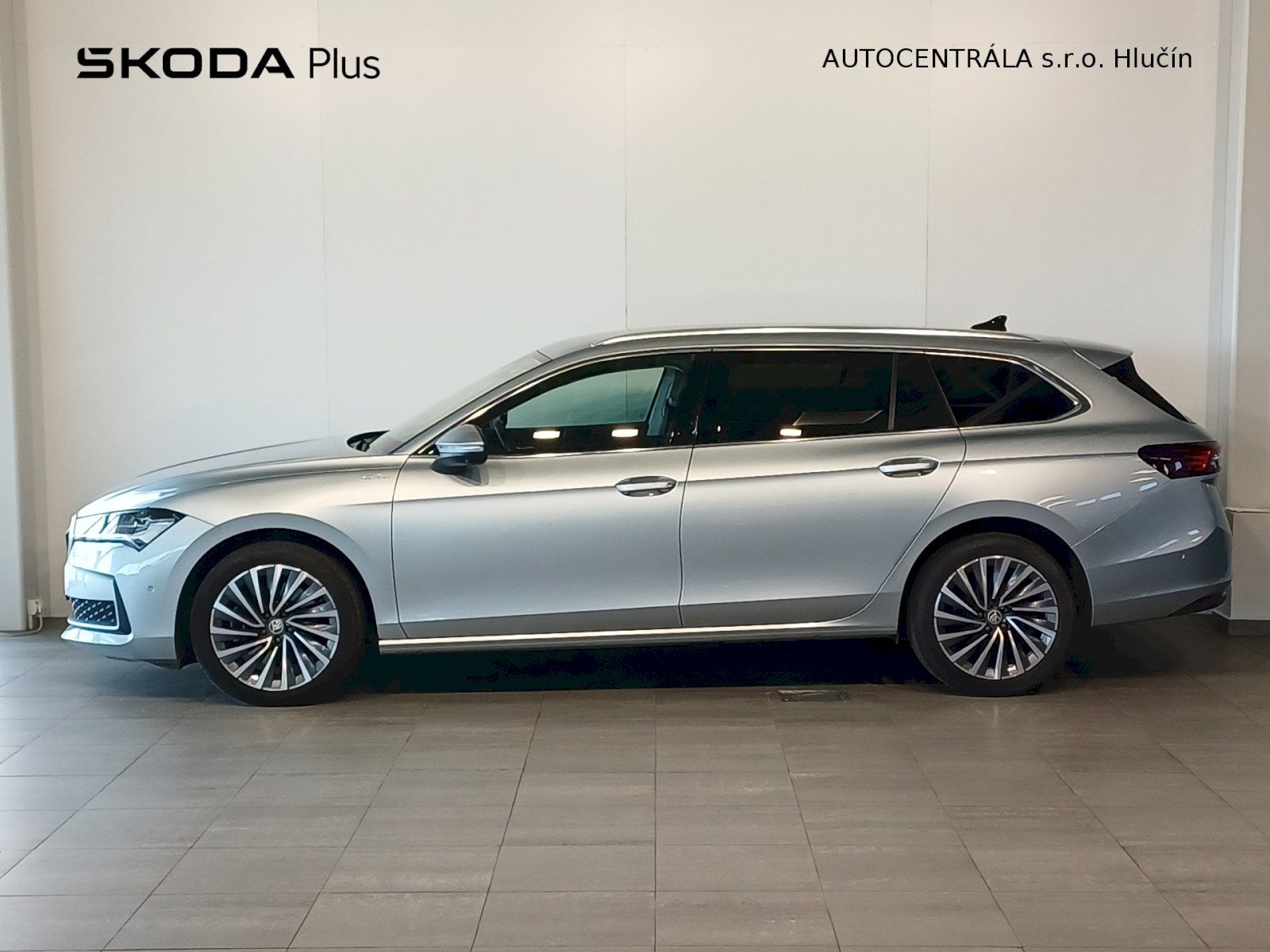 Škoda Superb, Combi L&K 4x4 TDI 2,0 / 142 kW - fotka 3