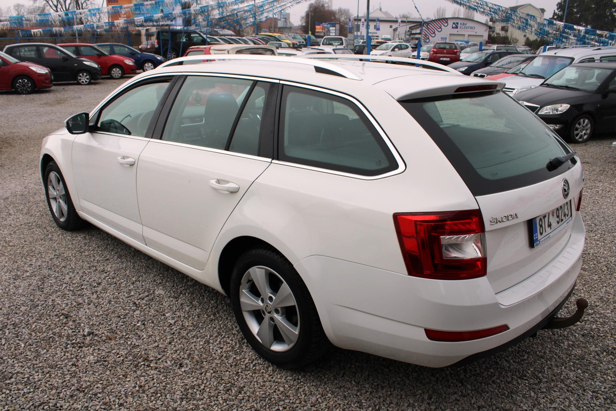 Škoda Octavia, 1,6TDI KLIMA TEMPOMAT EL.OKNA - fotka 5