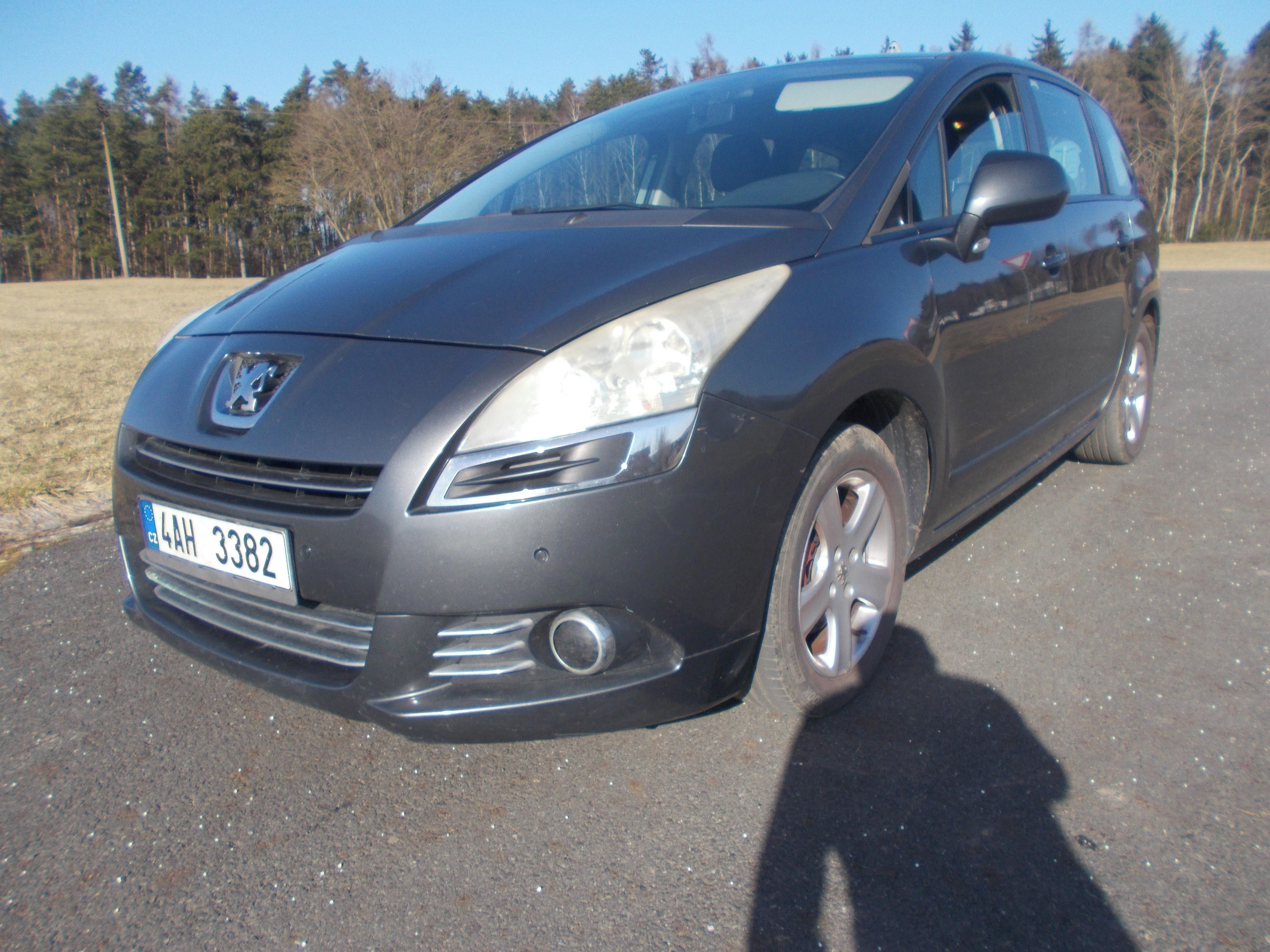 Peugeot 5008, 1,6 HDI 7 MÍSTNÉ,SERVISOVANÉ