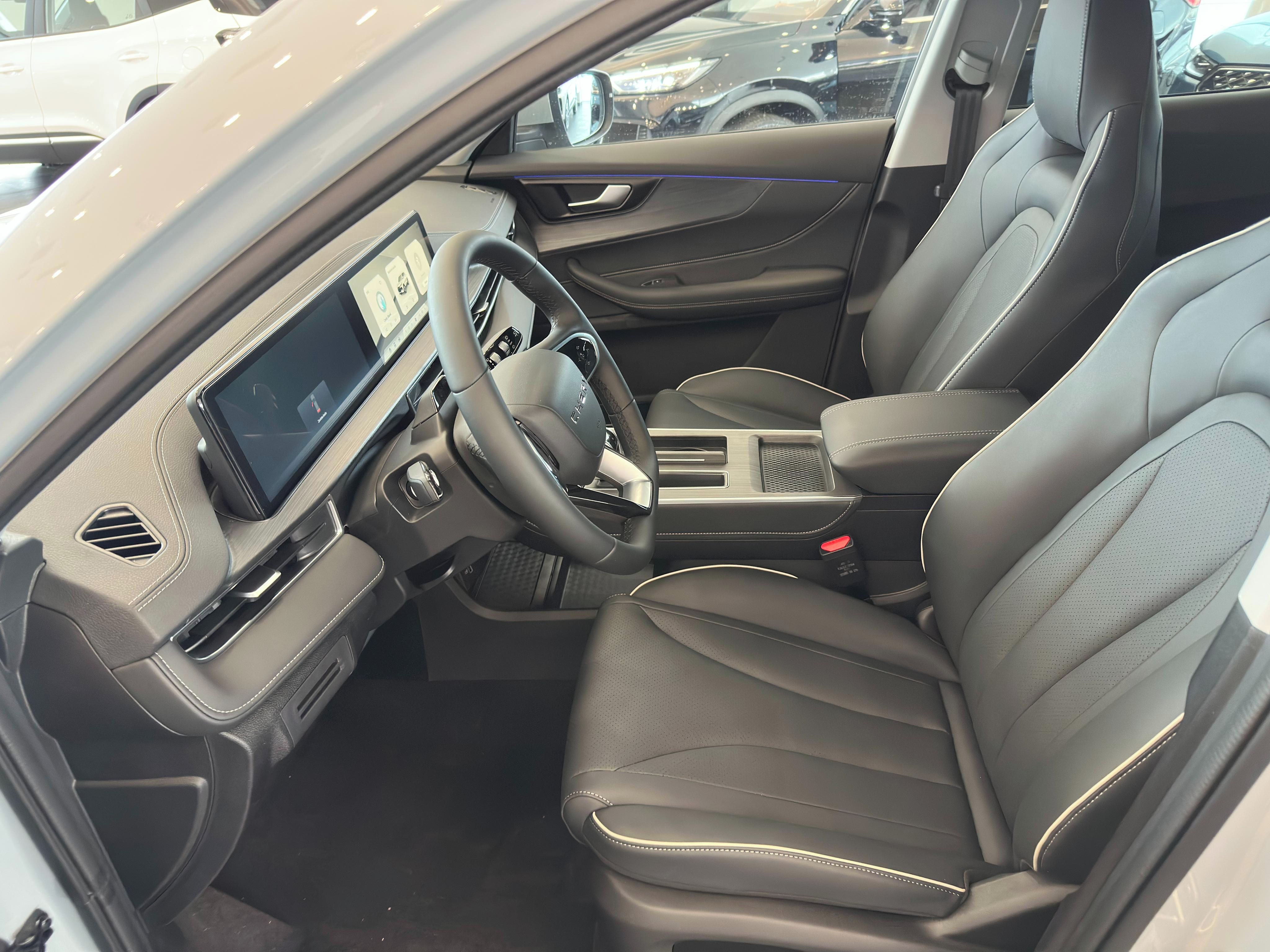 Chery Tiggo 4 HEV, 3 x servis + letní balíček ! - fotka 6