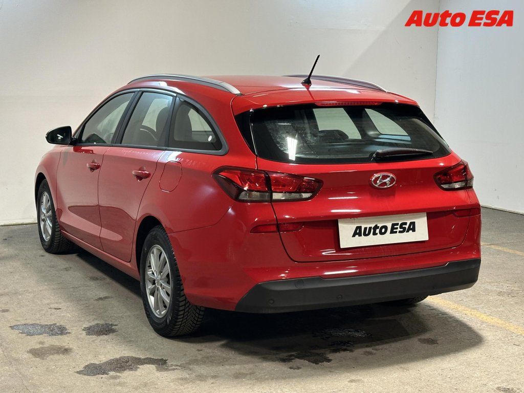 Hyundai i30, 1.6 CRDi,2.maj,servis.kniha - fotka 4