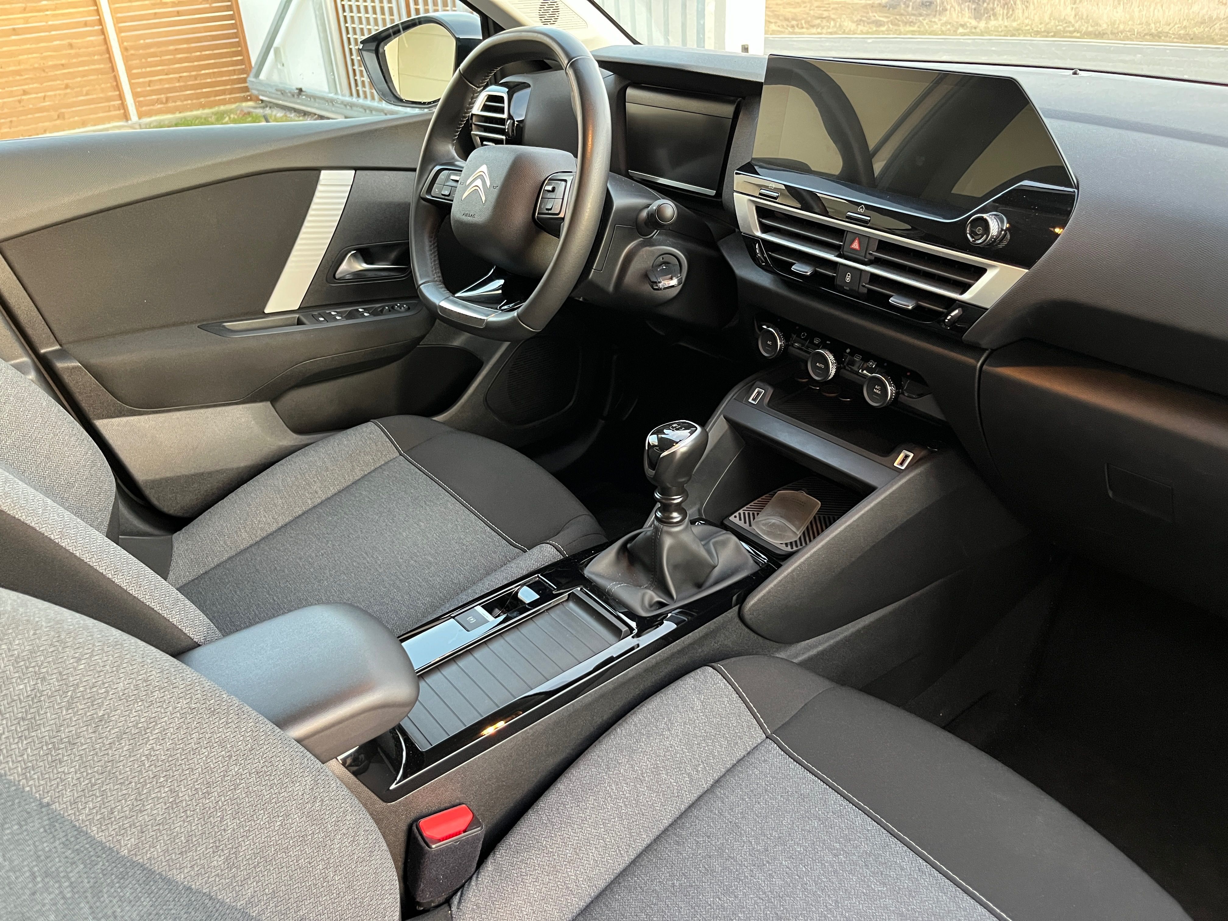 Citroën C4 X, 1.2 PureTech 100 FEEL - fotka 5
