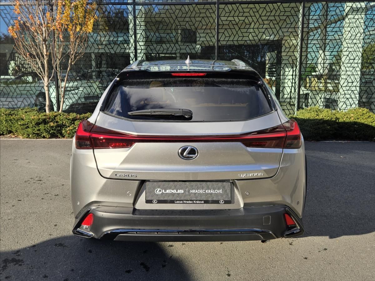 Lexus UX 300h, 2,0 F SPORT Design - fotka 6