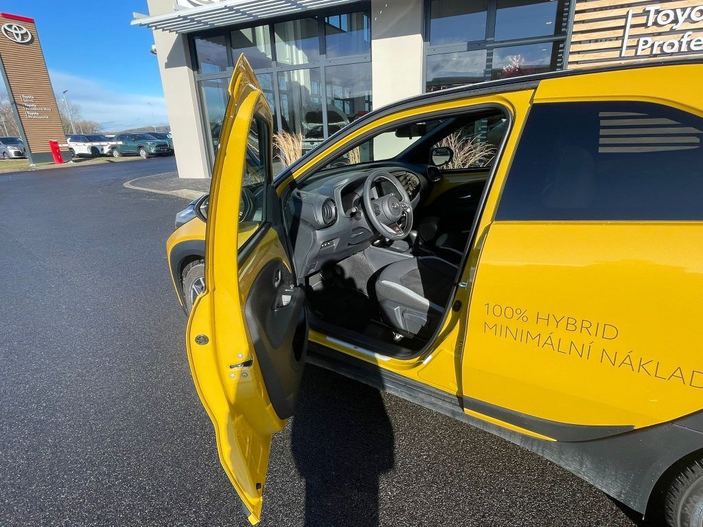 Toyota Aygo, 1.5 Hybrid 116HP GR-SPORT - fotka 5