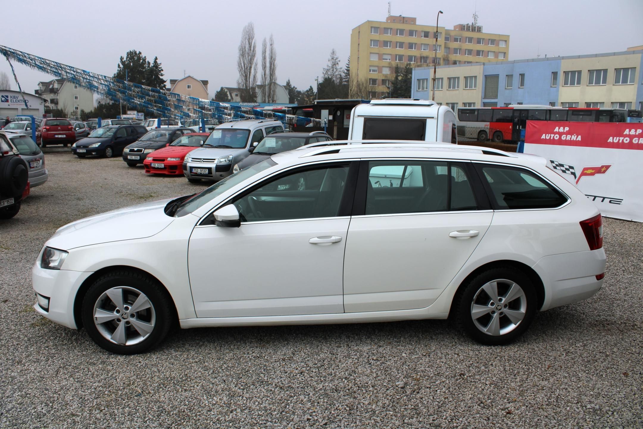 Škoda Octavia, 1,6TDI KLIMA TEMPOMAT EL.OKNA - fotka 4