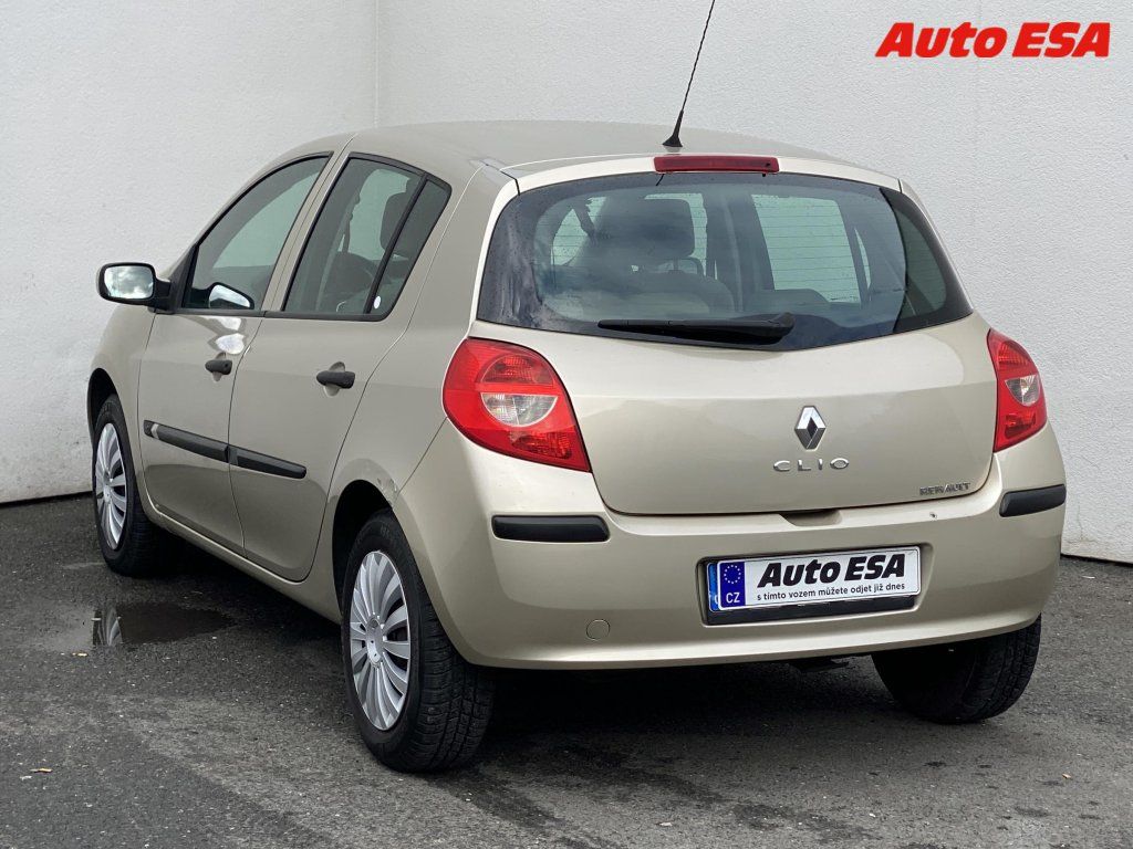 Renault Clio, 1.5 dCi,AC,temp - fotka 6