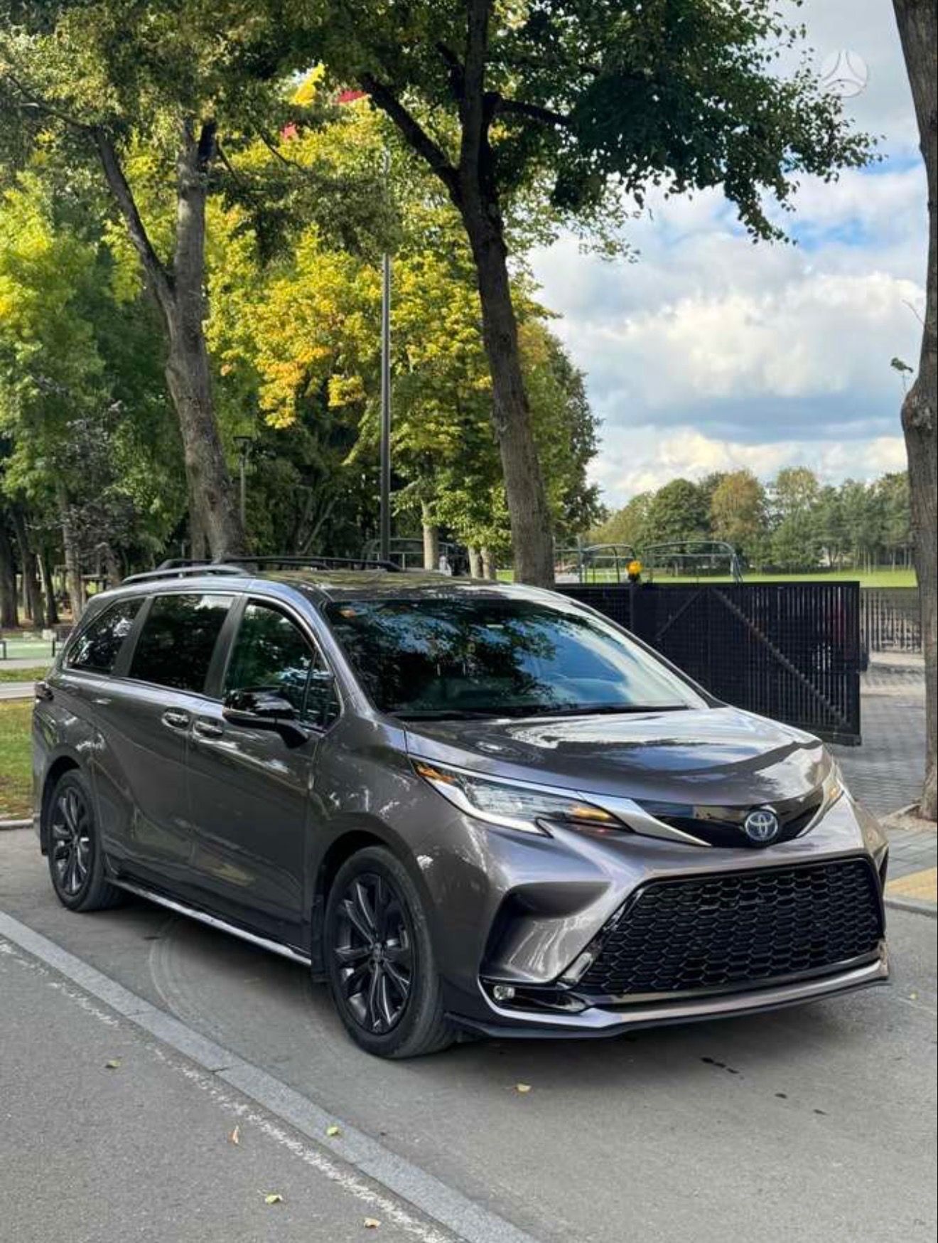 Toyota Sienna, 2.5L Hybrid XSE